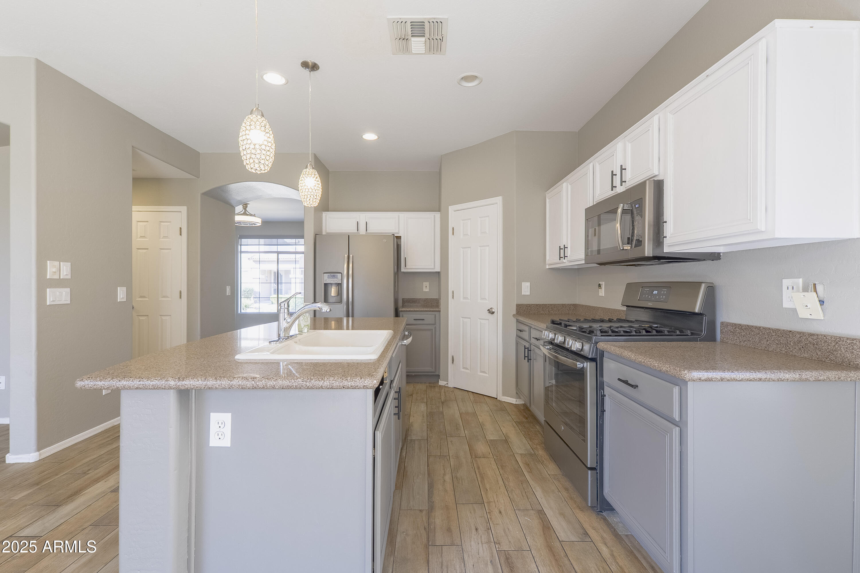 7227 E NORTHRIDGE Street