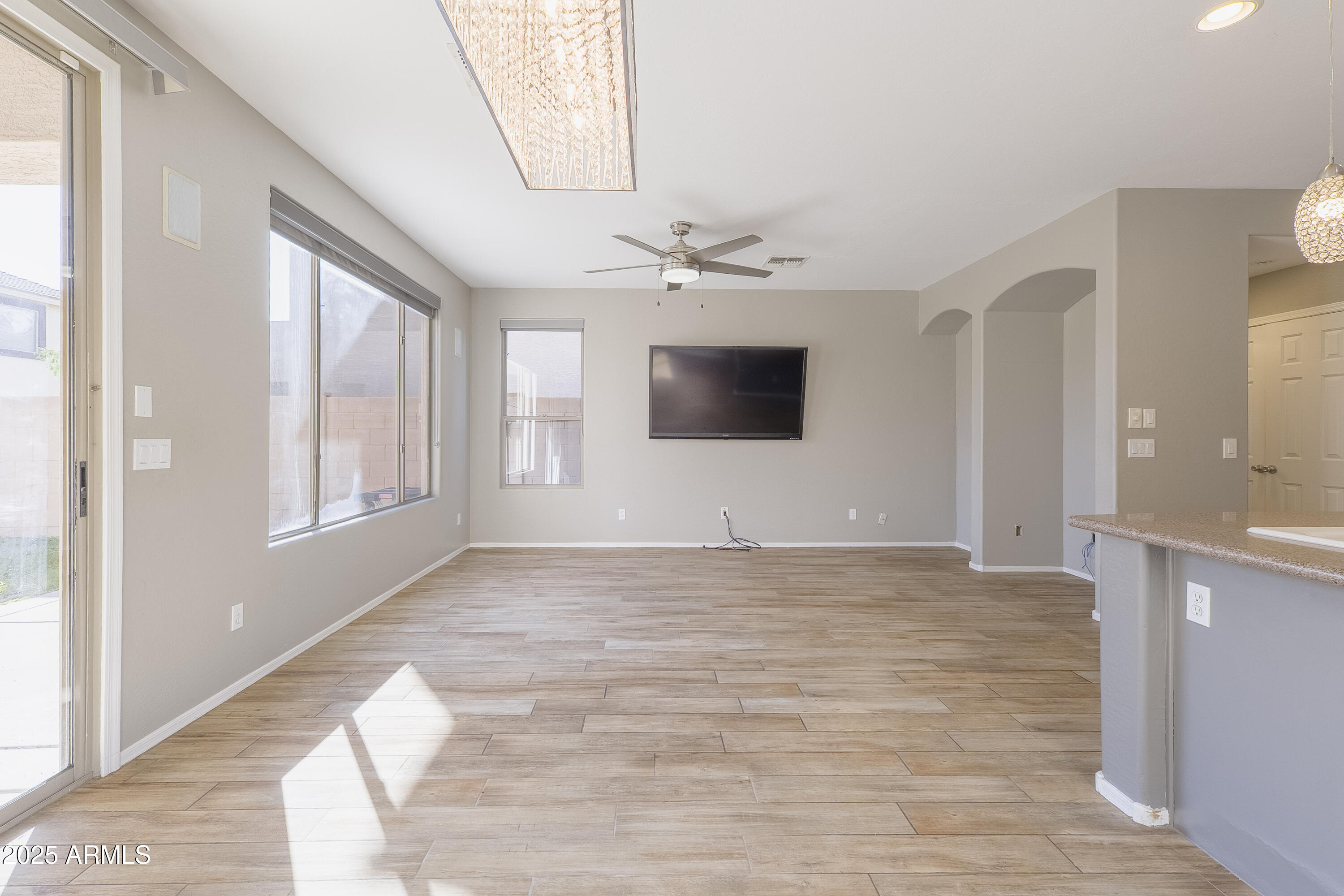 7227 E NORTHRIDGE Street