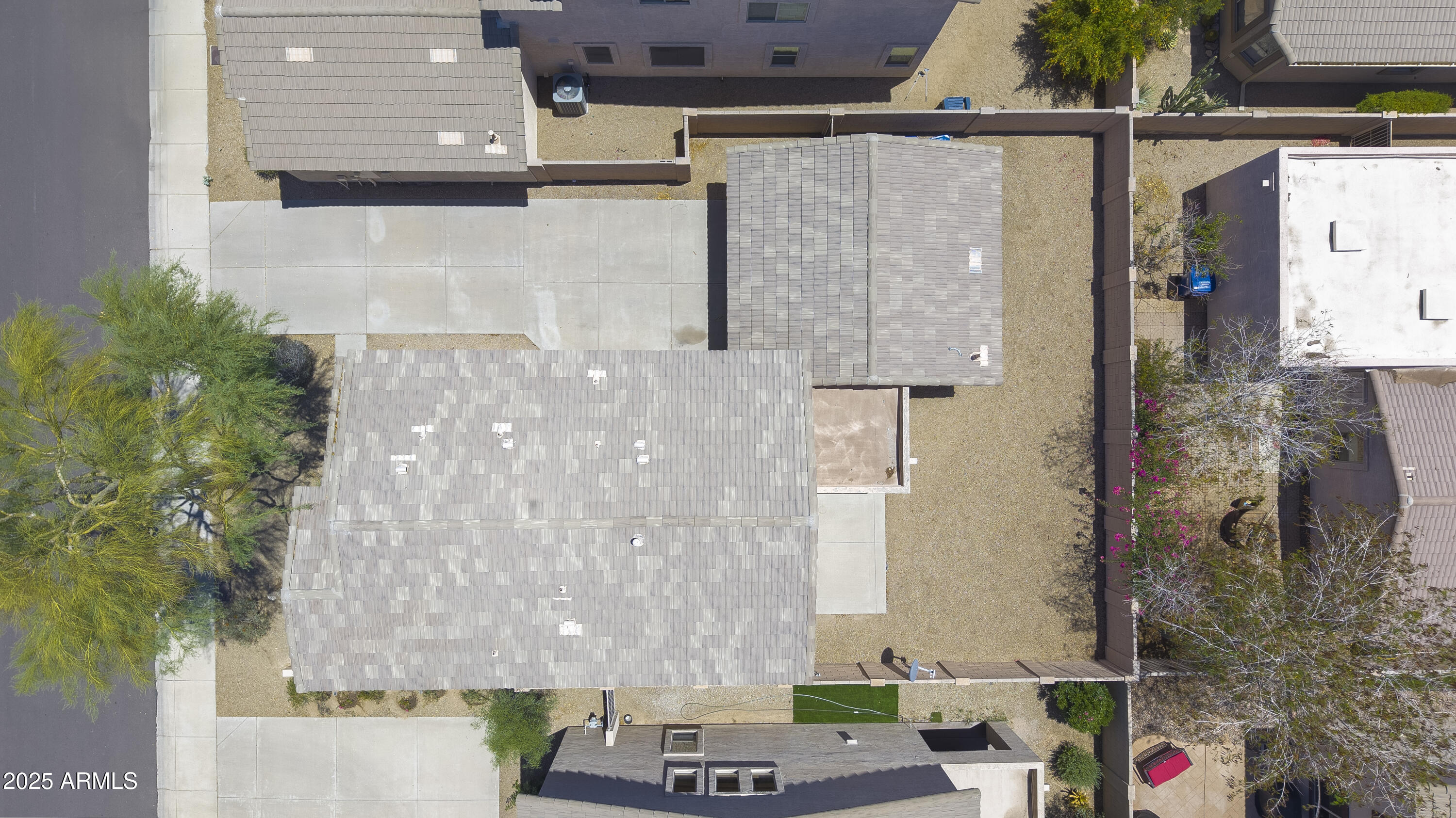 7227 E NORTHRIDGE Street