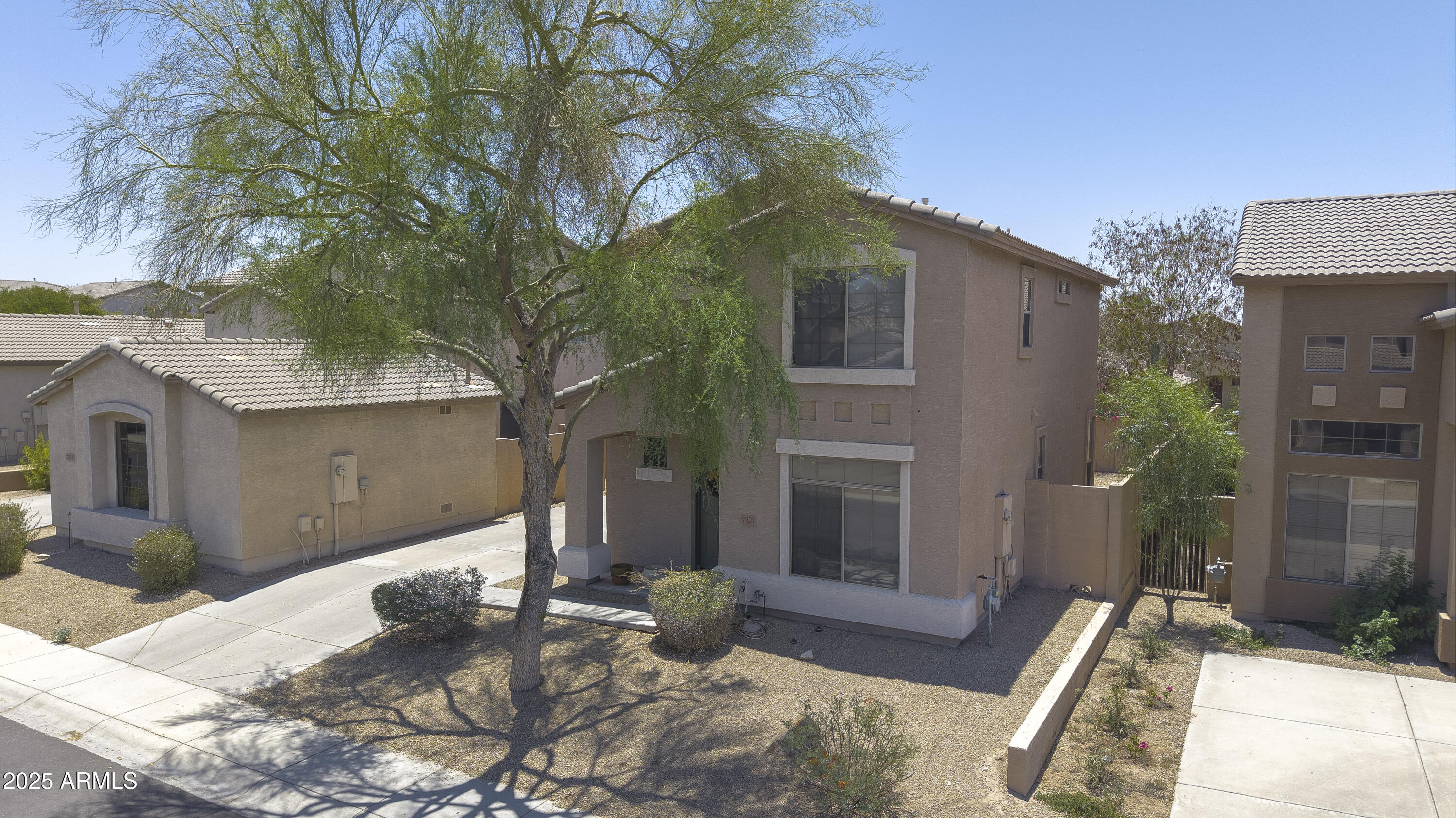 7227 E NORTHRIDGE Street