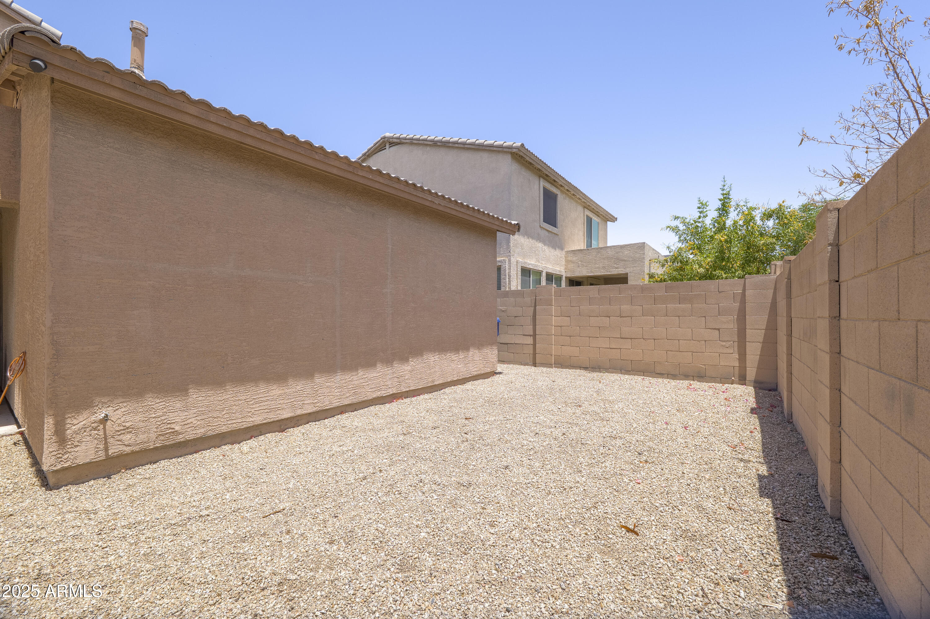 7227 E NORTHRIDGE Street