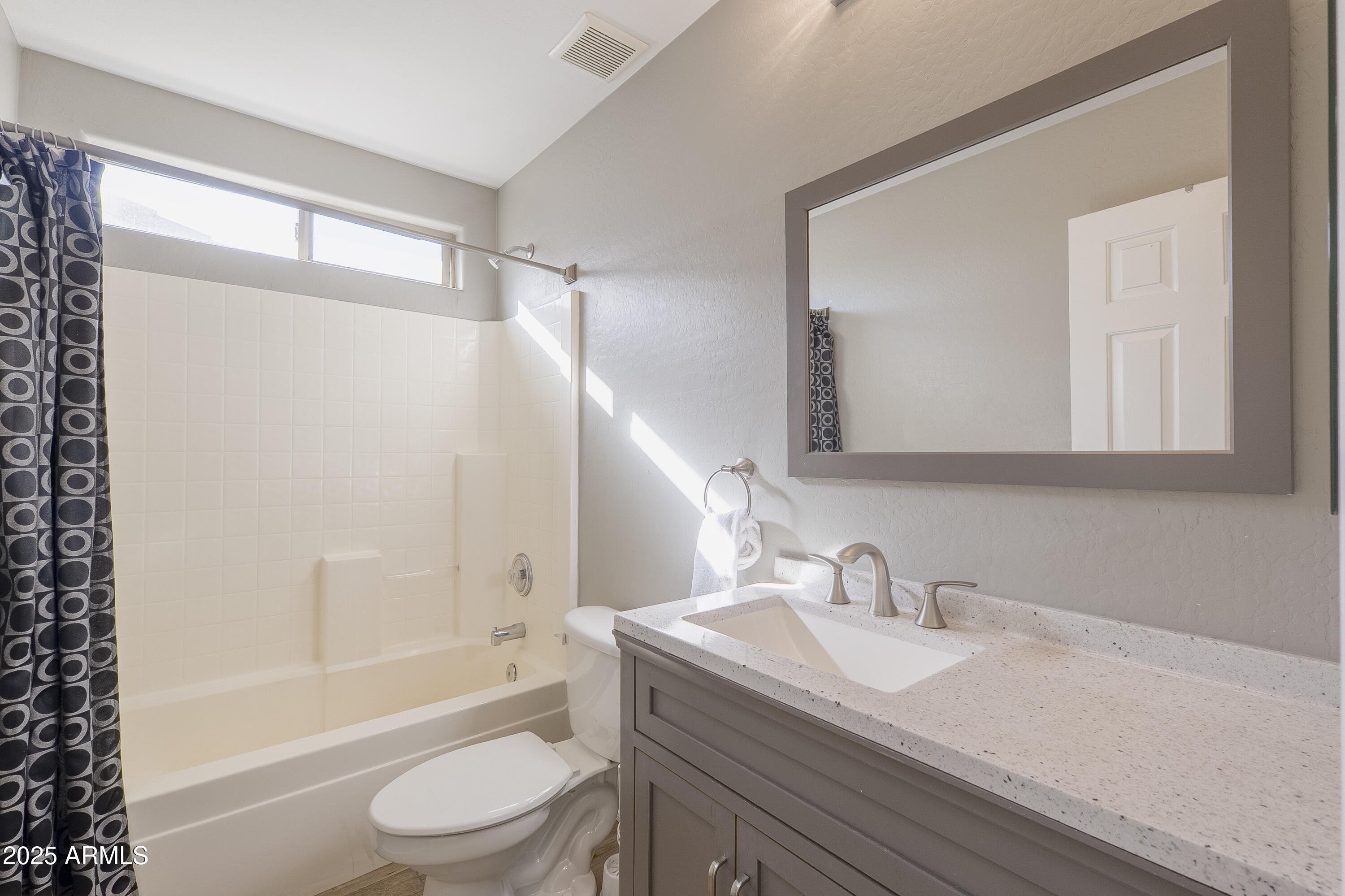 7227 E NORTHRIDGE Street