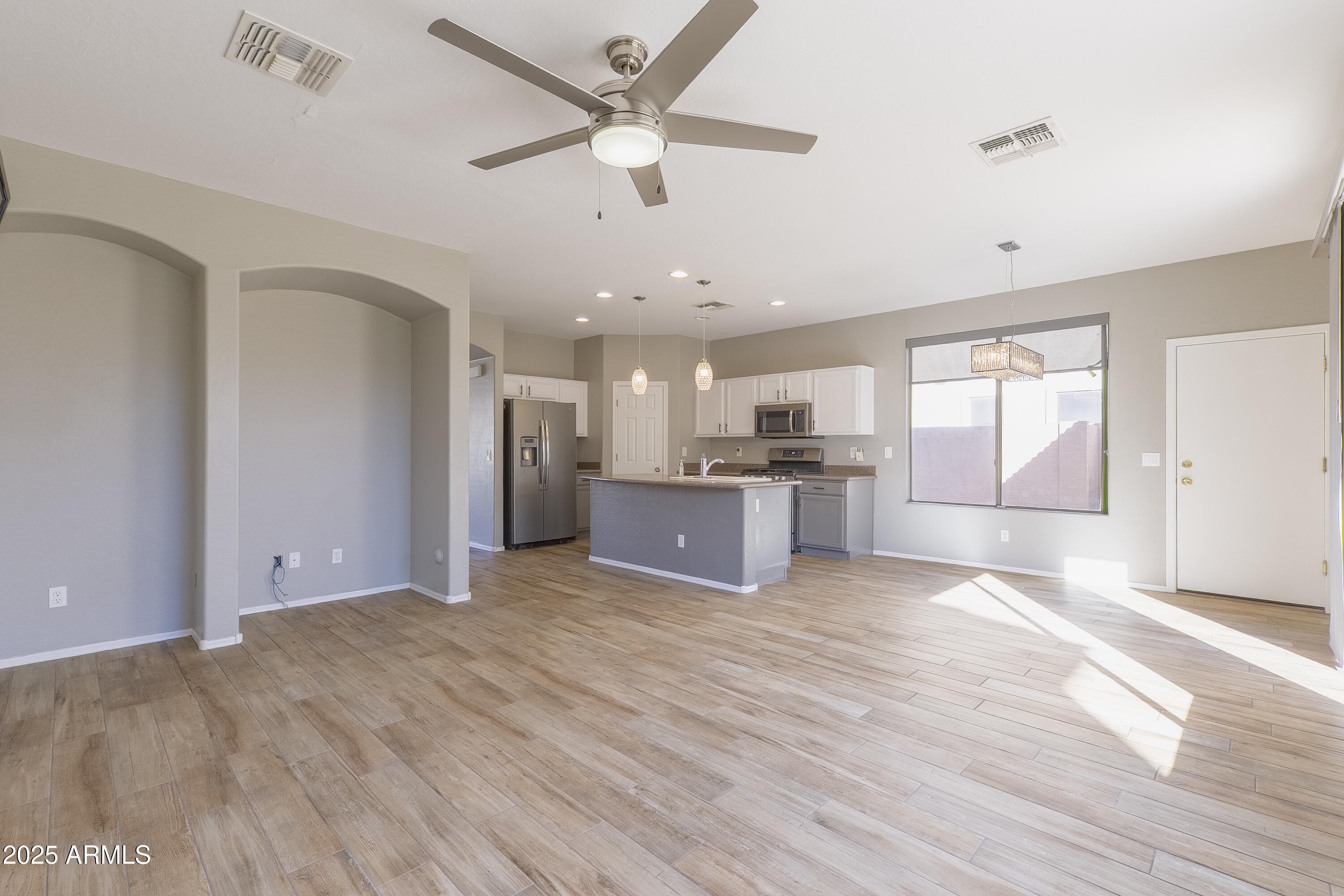 7227 E NORTHRIDGE Street