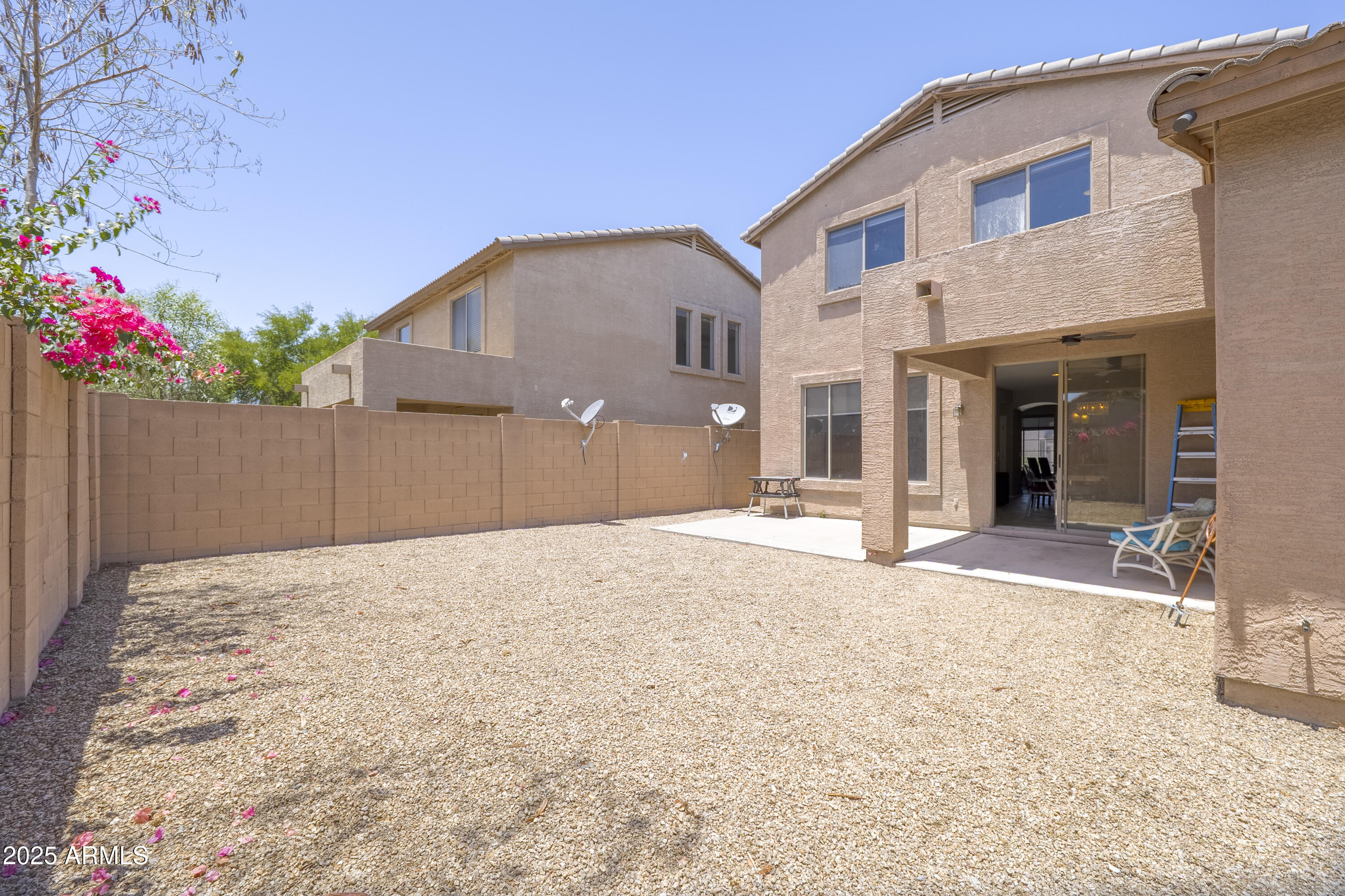 7227 E NORTHRIDGE Street