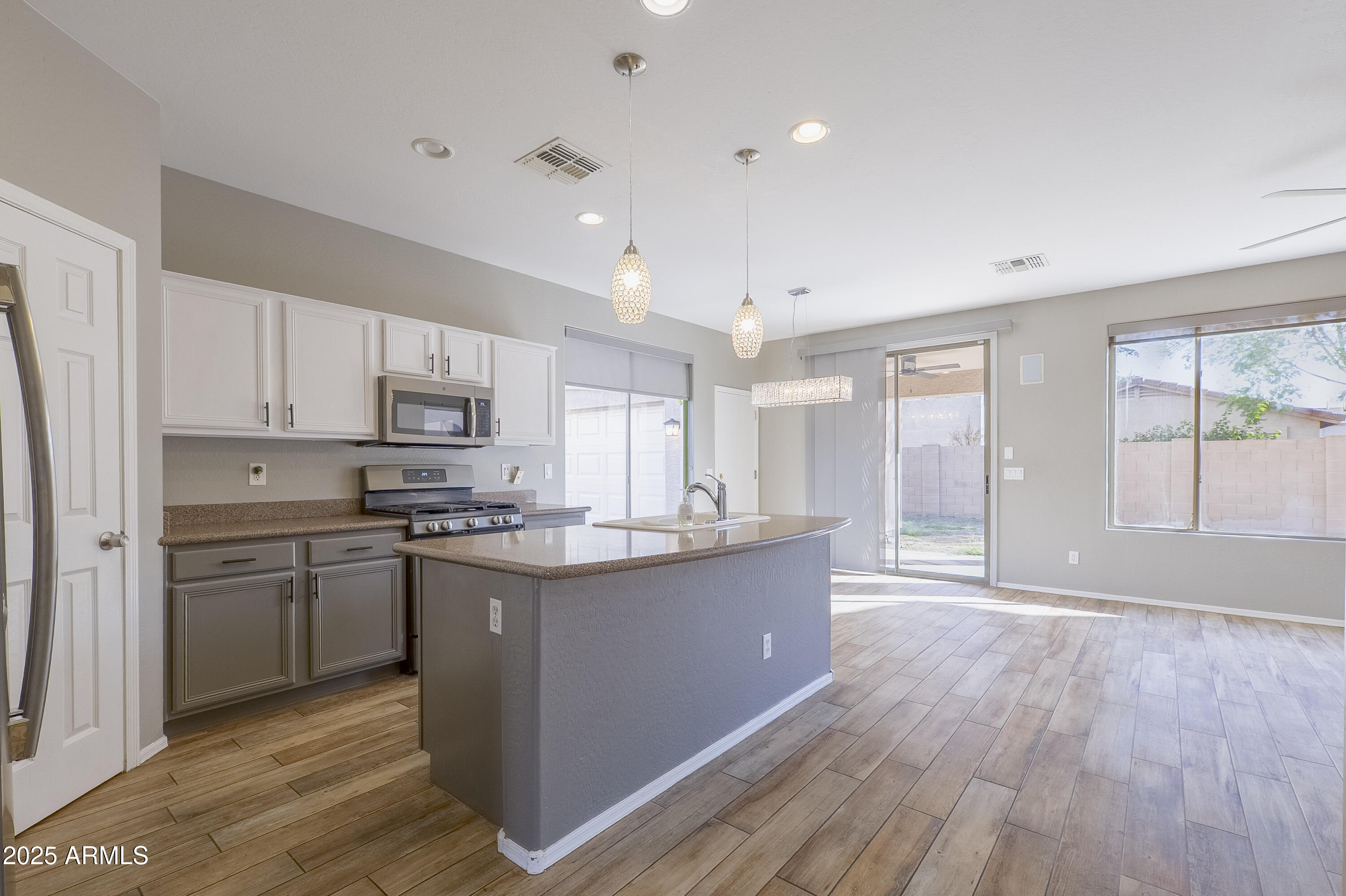 7227 E NORTHRIDGE Street