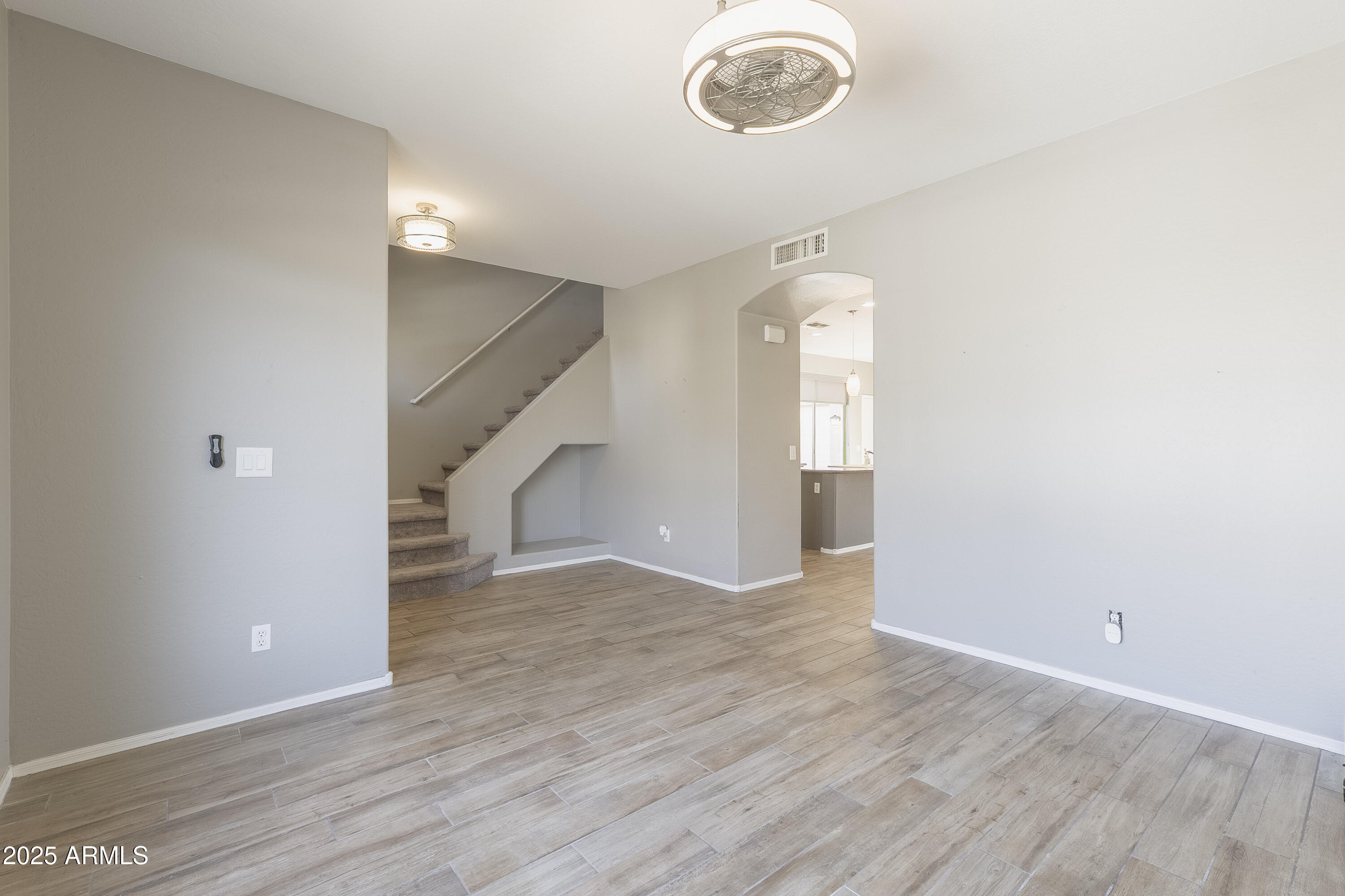 7227 E NORTHRIDGE Street