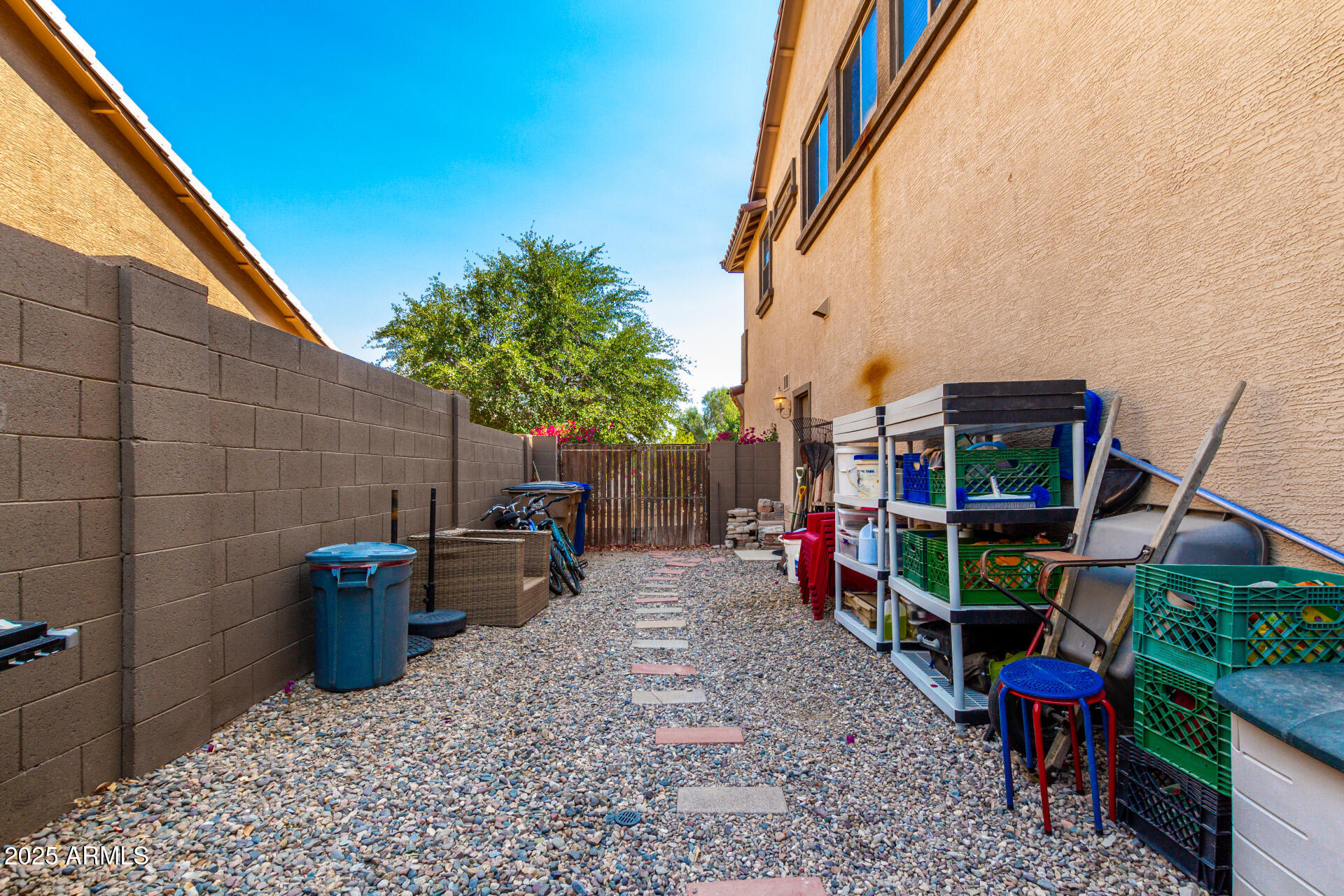 18402 E OAK HILL Lane