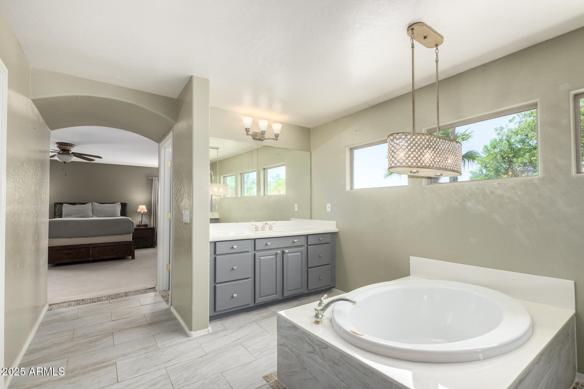 18402 E OAK HILL Lane