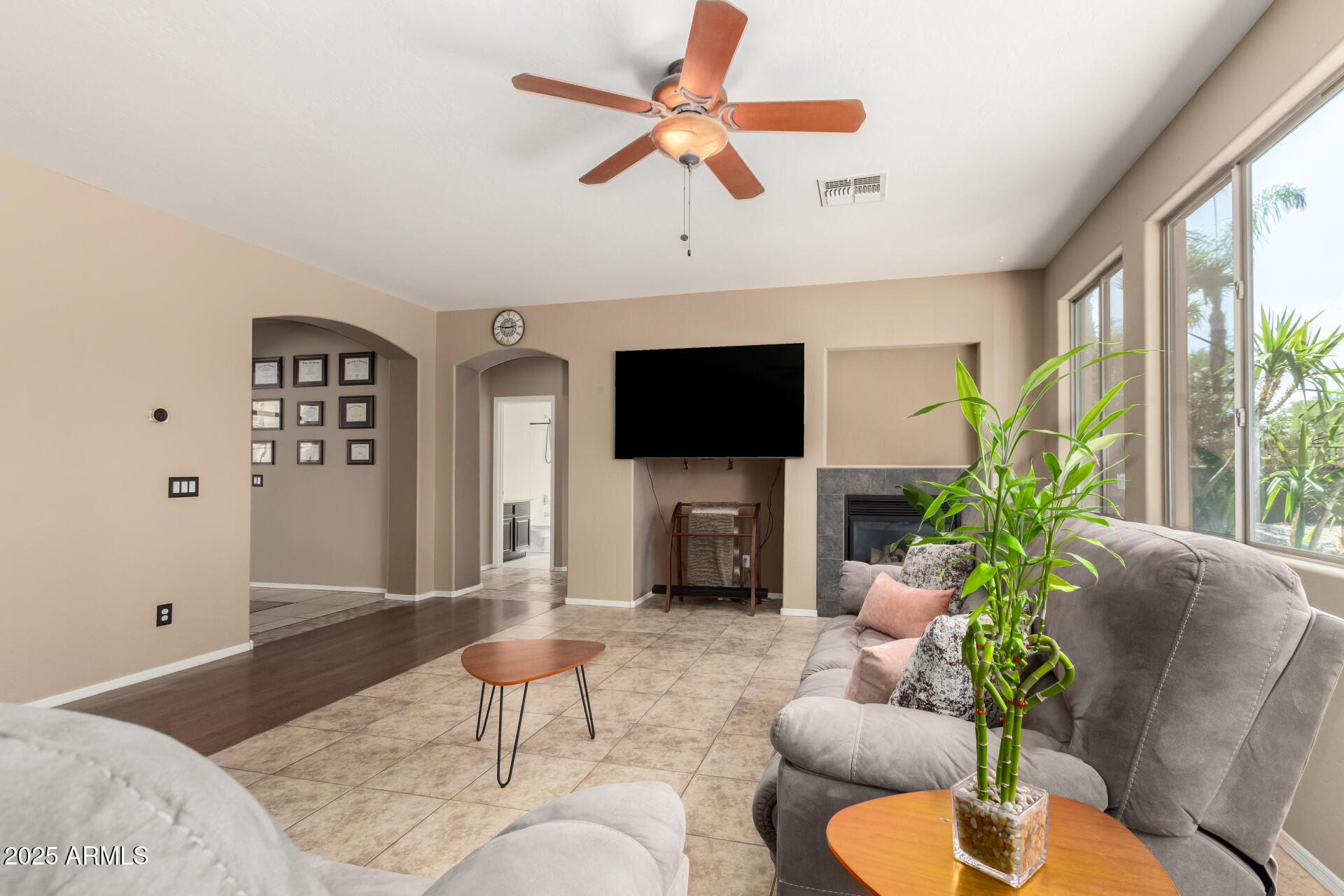 18402 E OAK HILL Lane