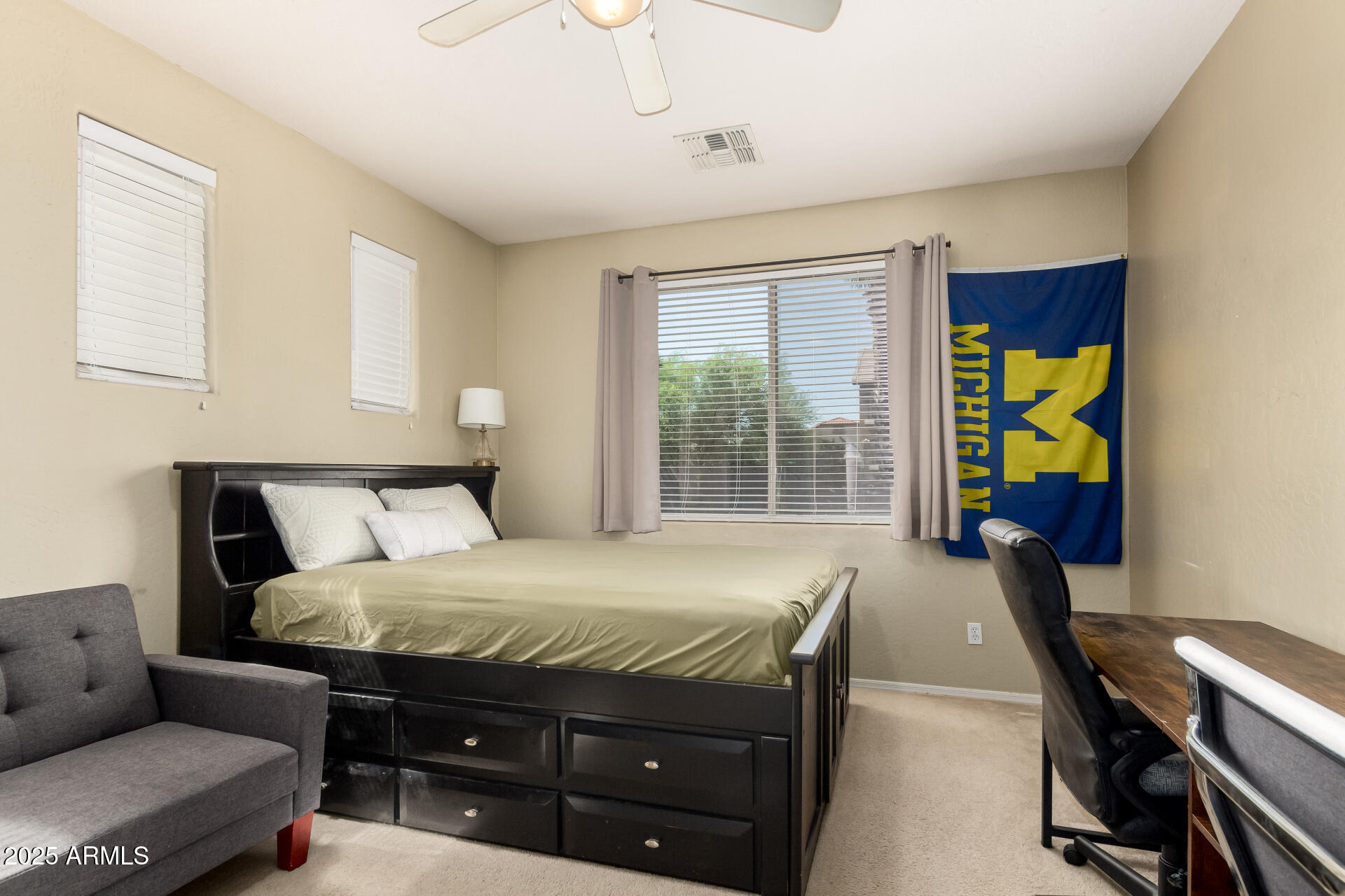 18402 E OAK HILL Lane