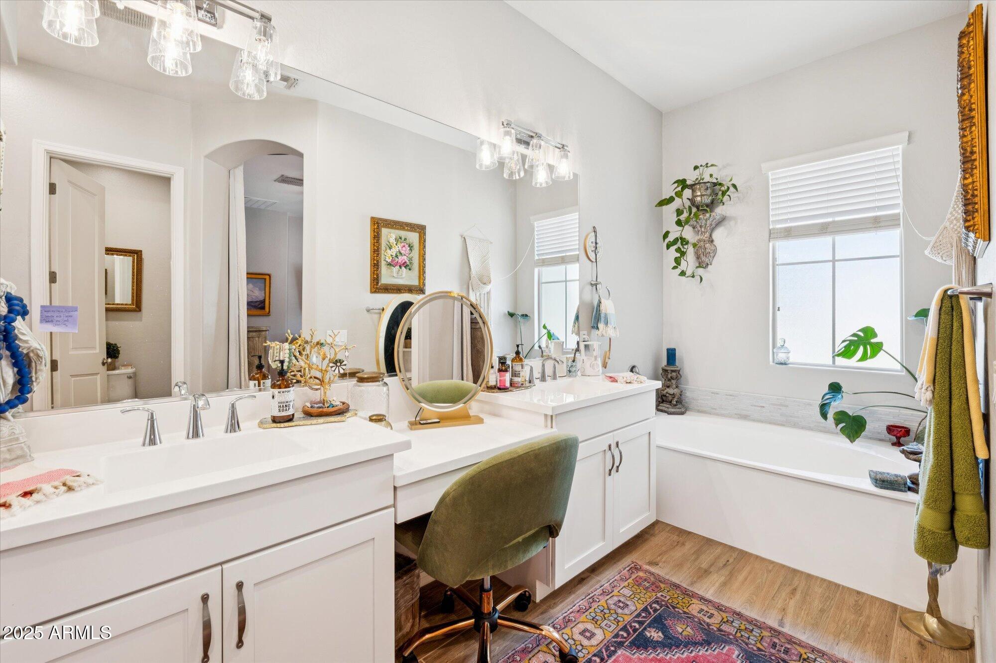 4215 E RONALD Street