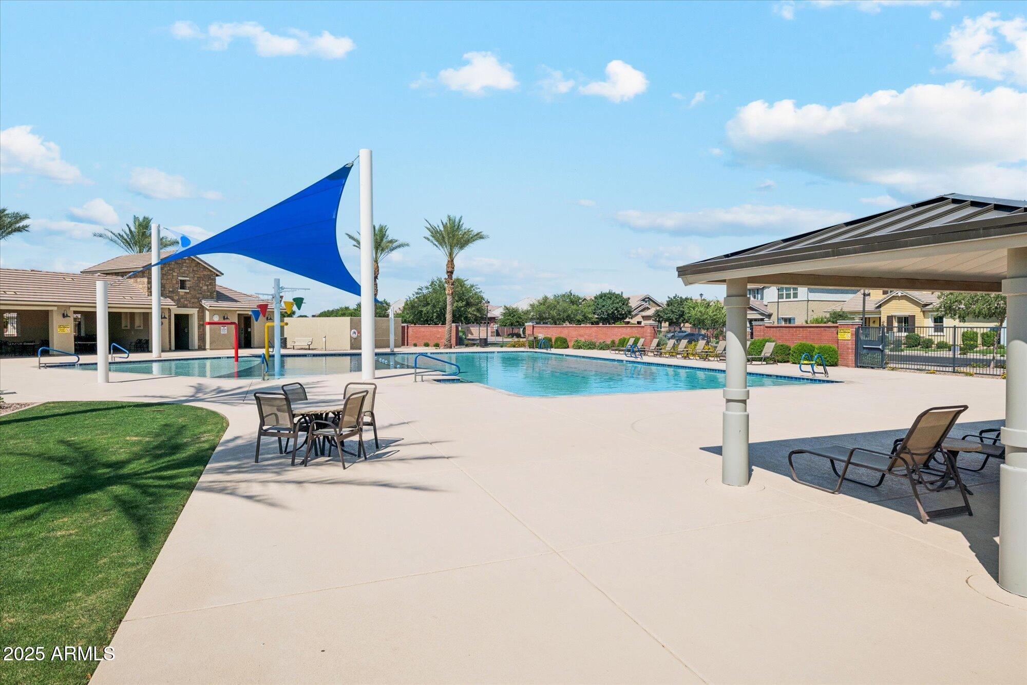 4215 E RONALD Street