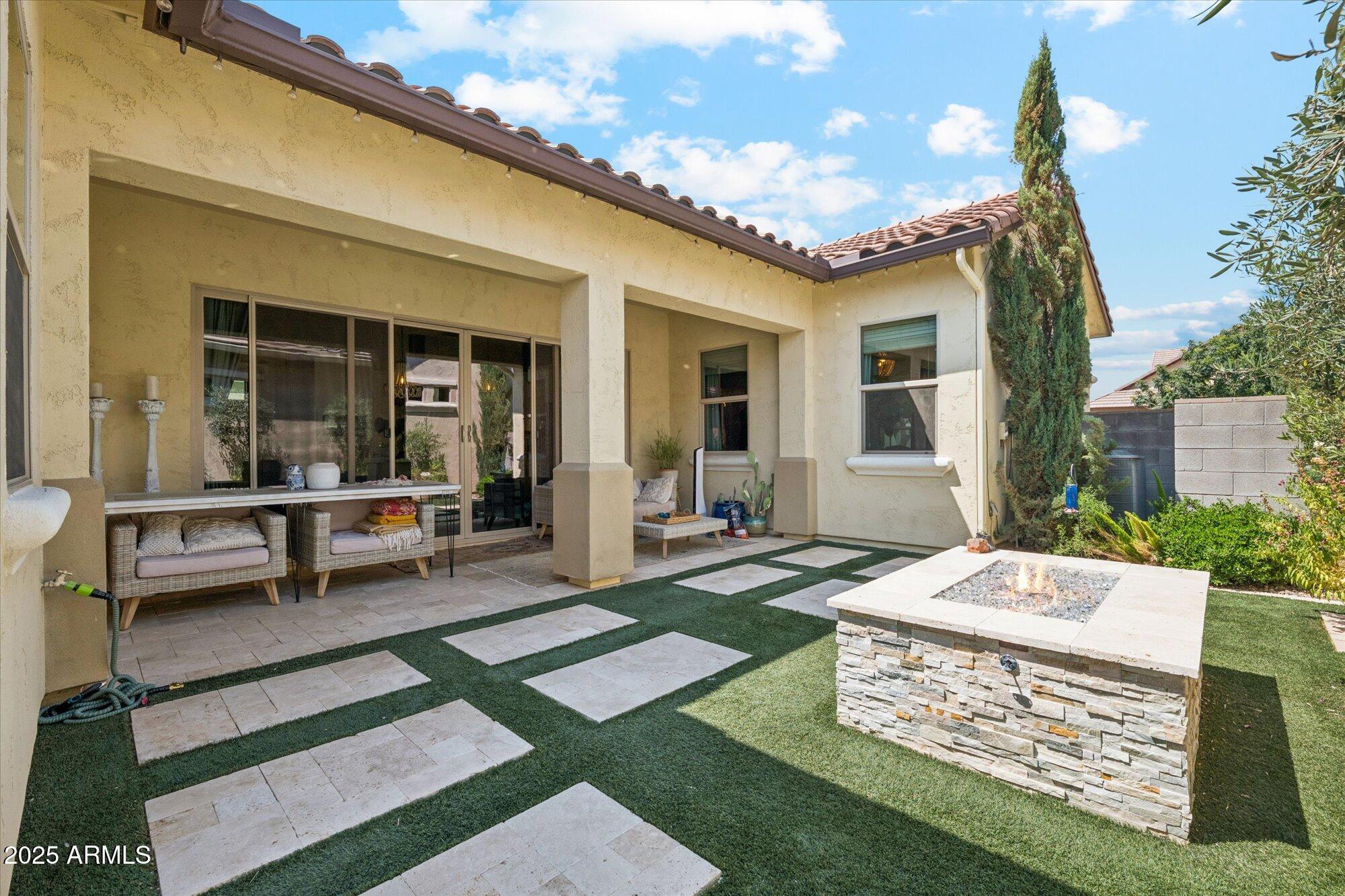 4215 E RONALD Street