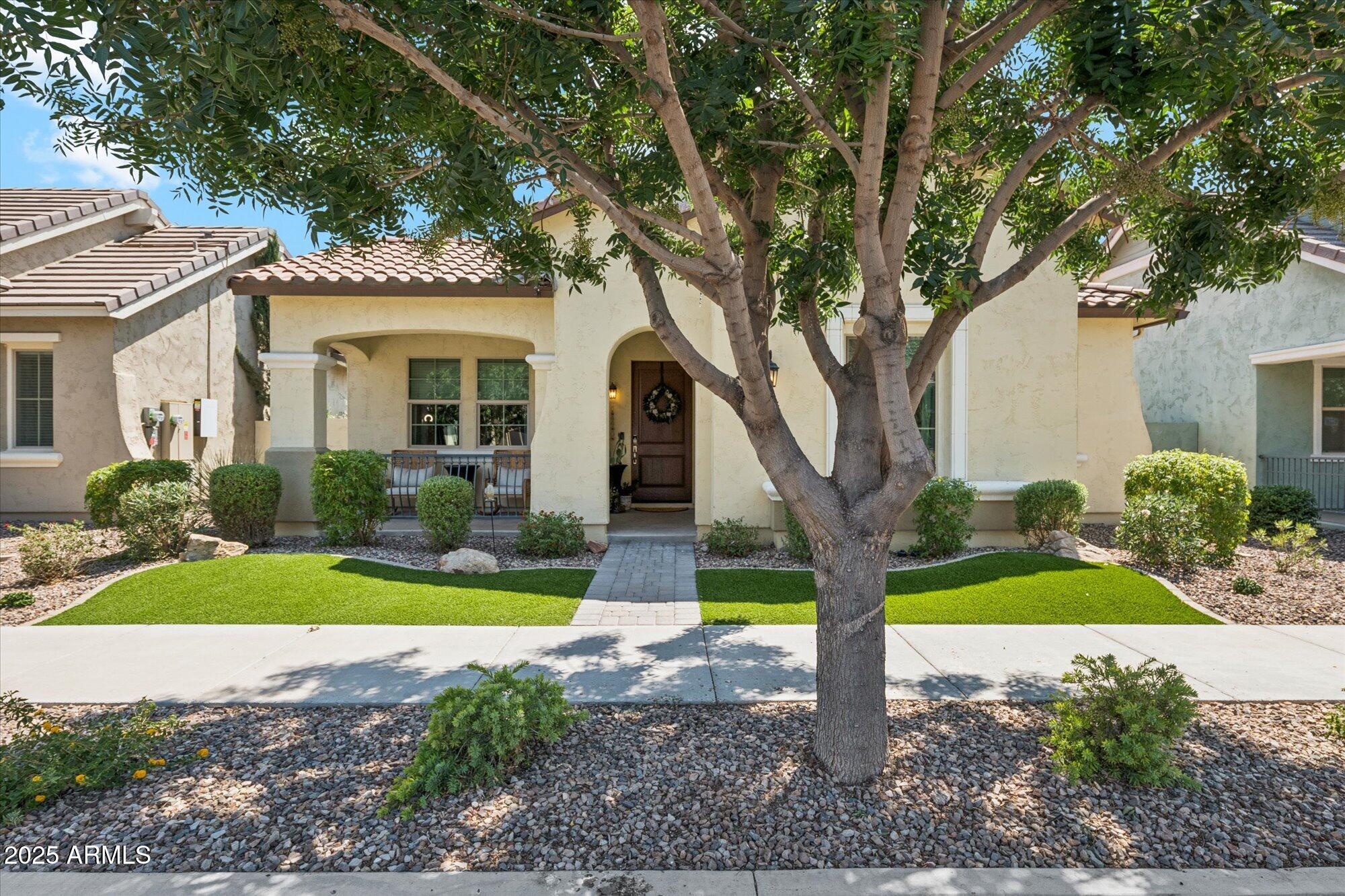 4215 E RONALD Street