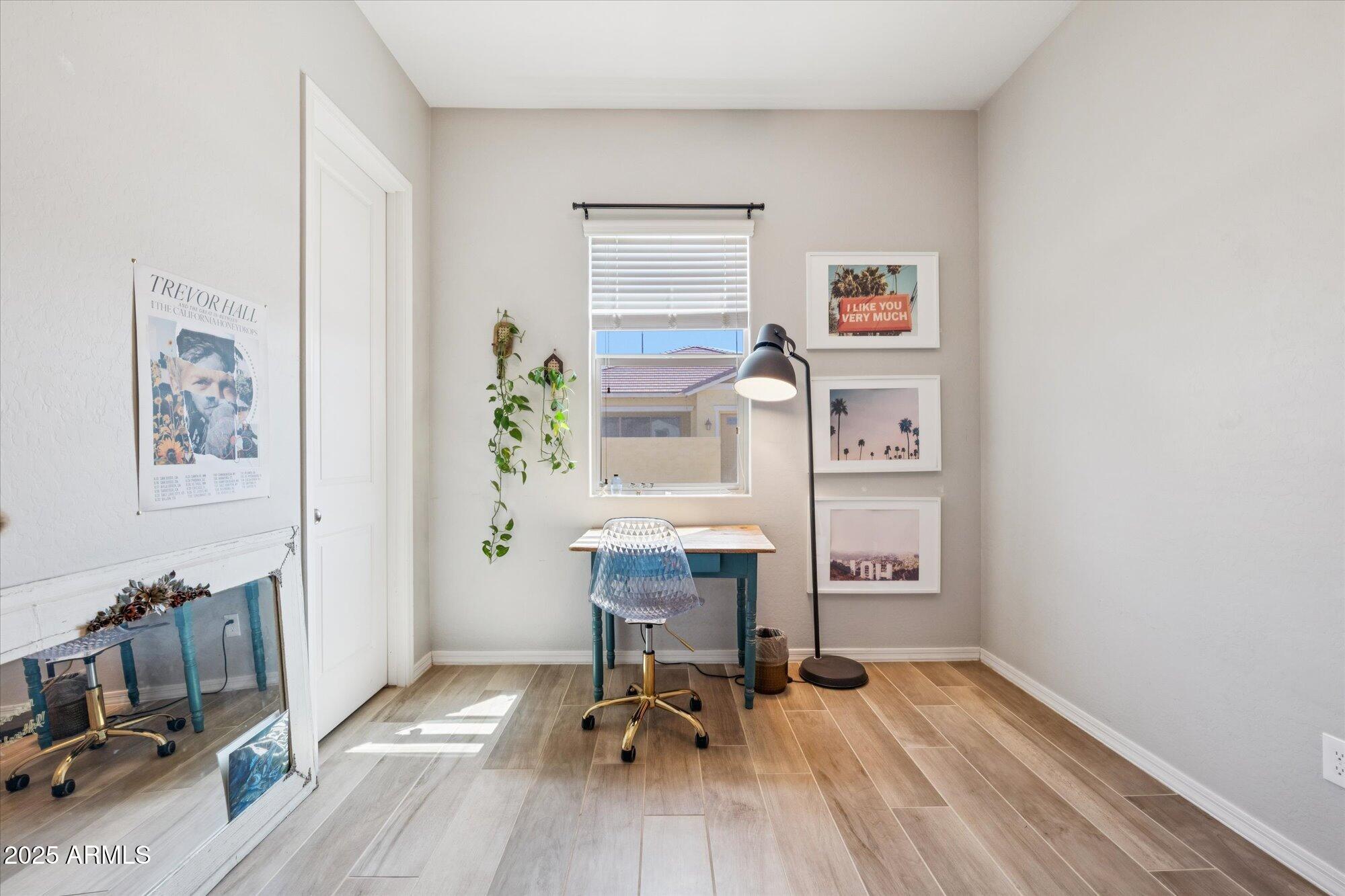 4215 E RONALD Street