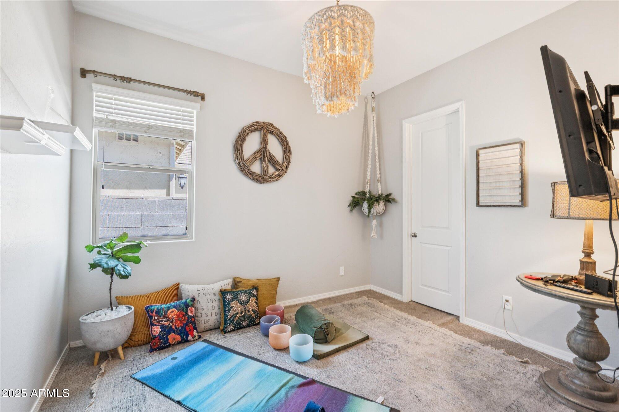 4215 E RONALD Street