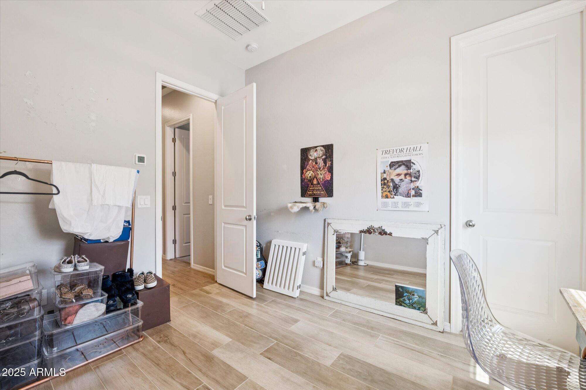 4215 E RONALD Street