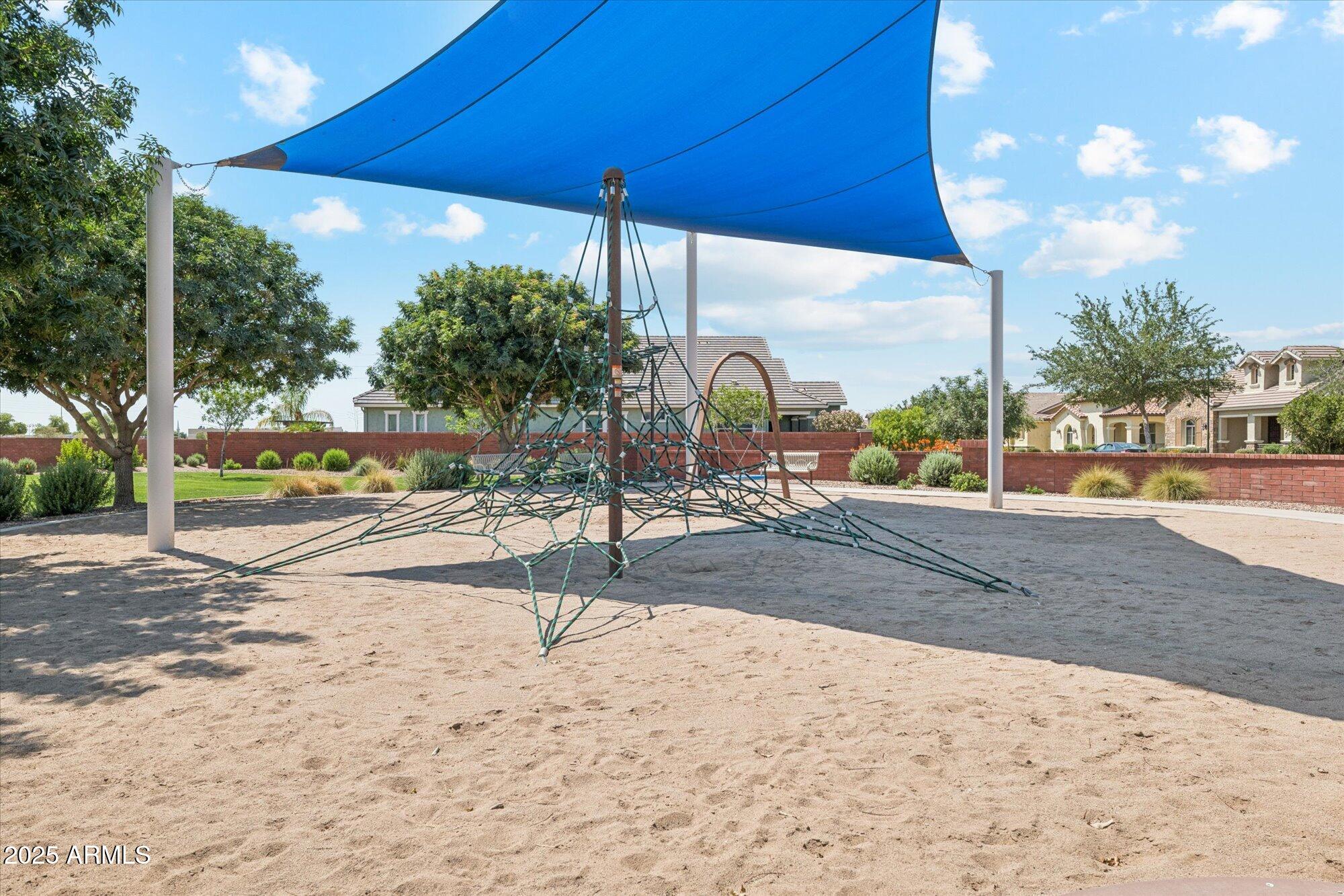 4215 E RONALD Street