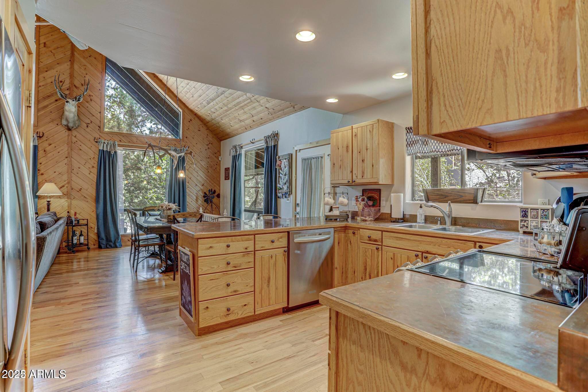 6124 W HIDDEN PINES Loop