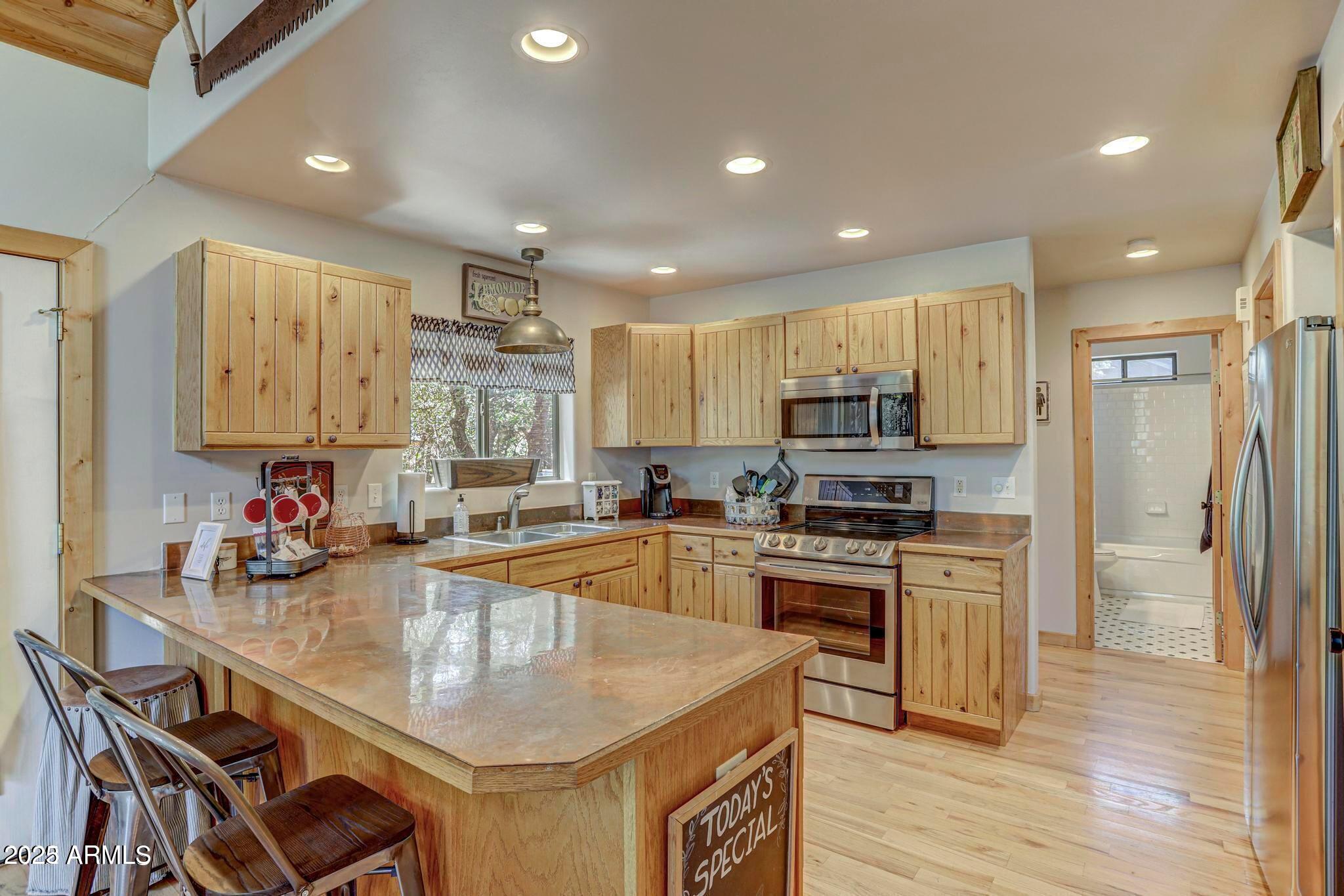 6124 W HIDDEN PINES Loop