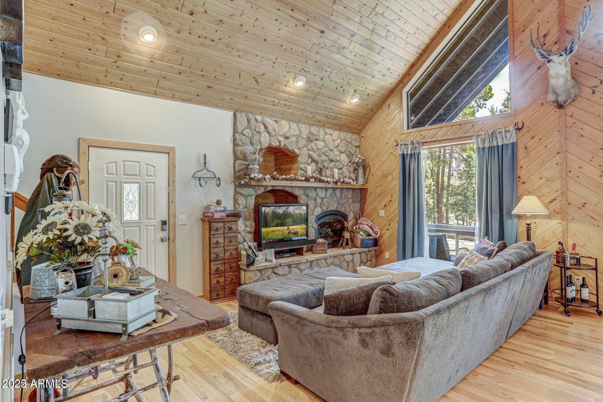 6124 W HIDDEN PINES Loop