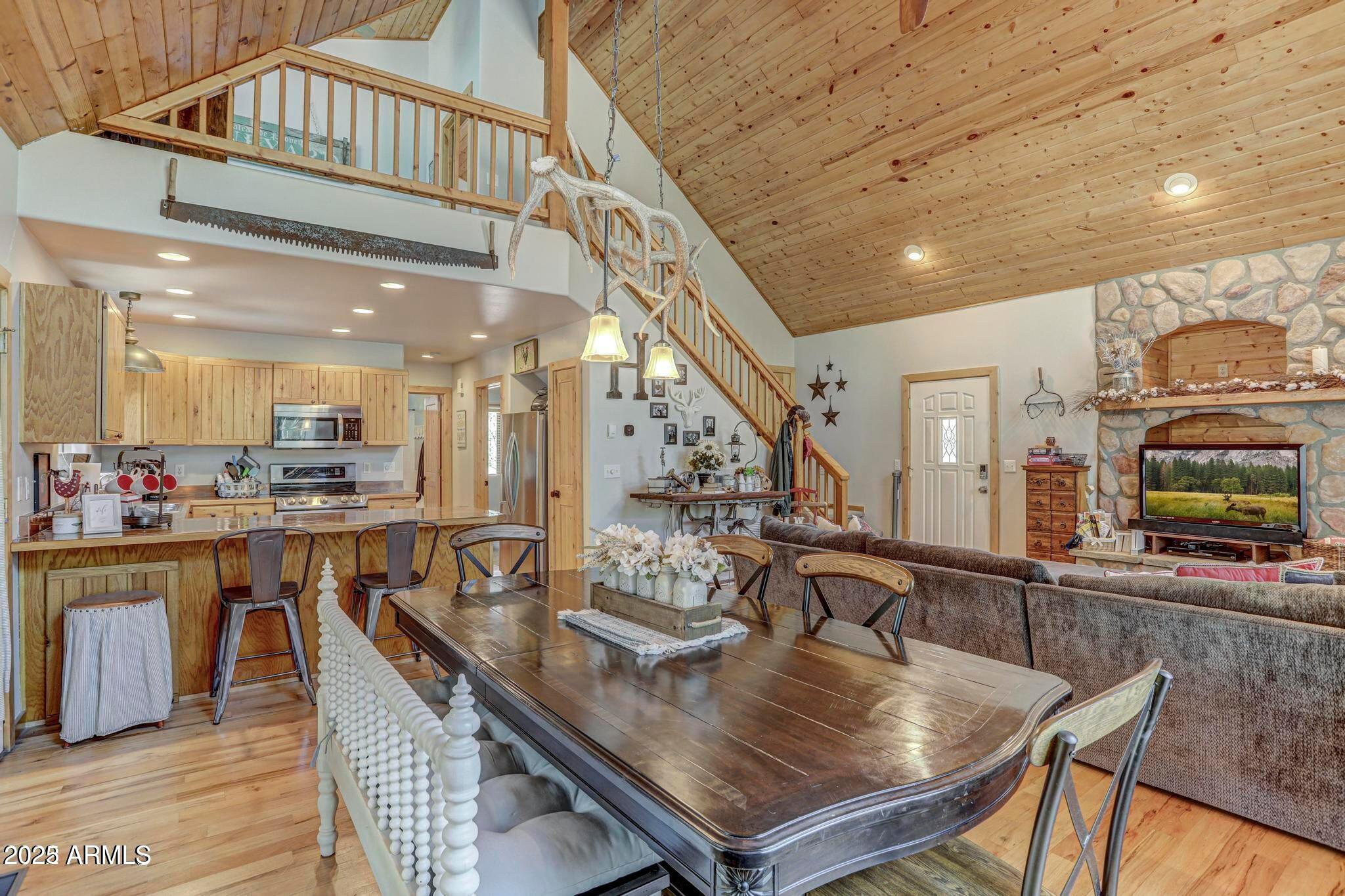 6124 W HIDDEN PINES Loop