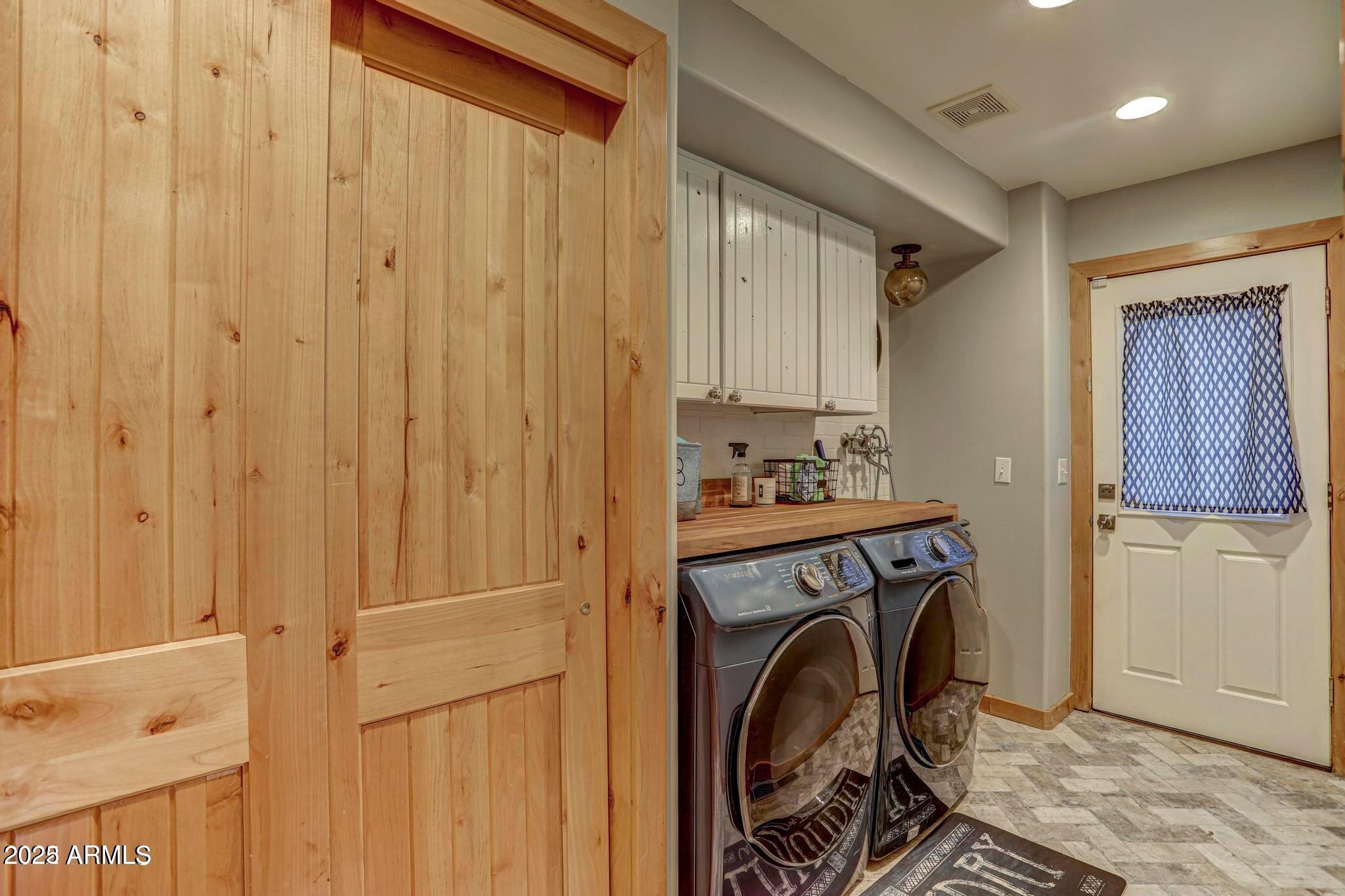 6124 W HIDDEN PINES Loop