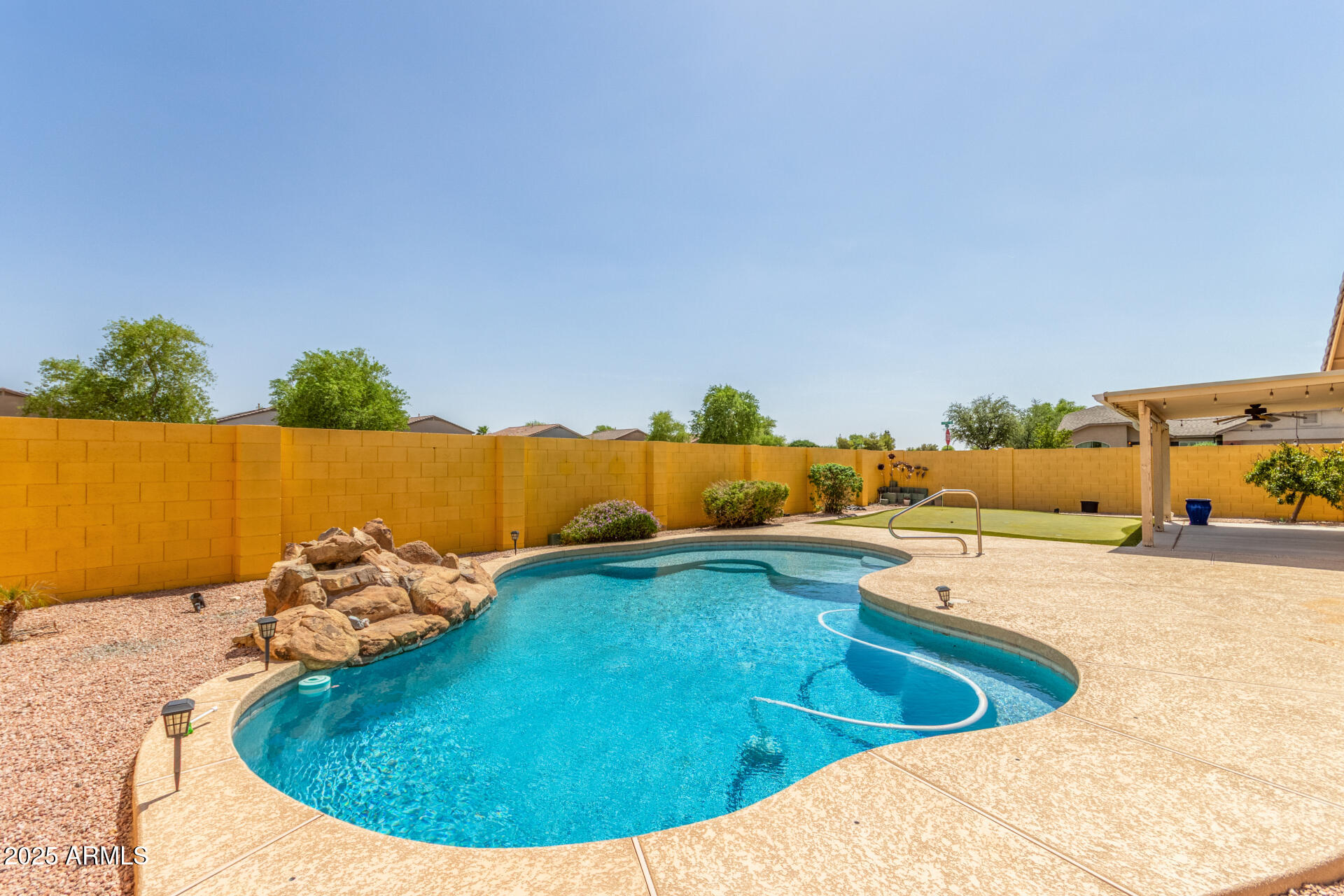 4307 E SHETLAND Drive