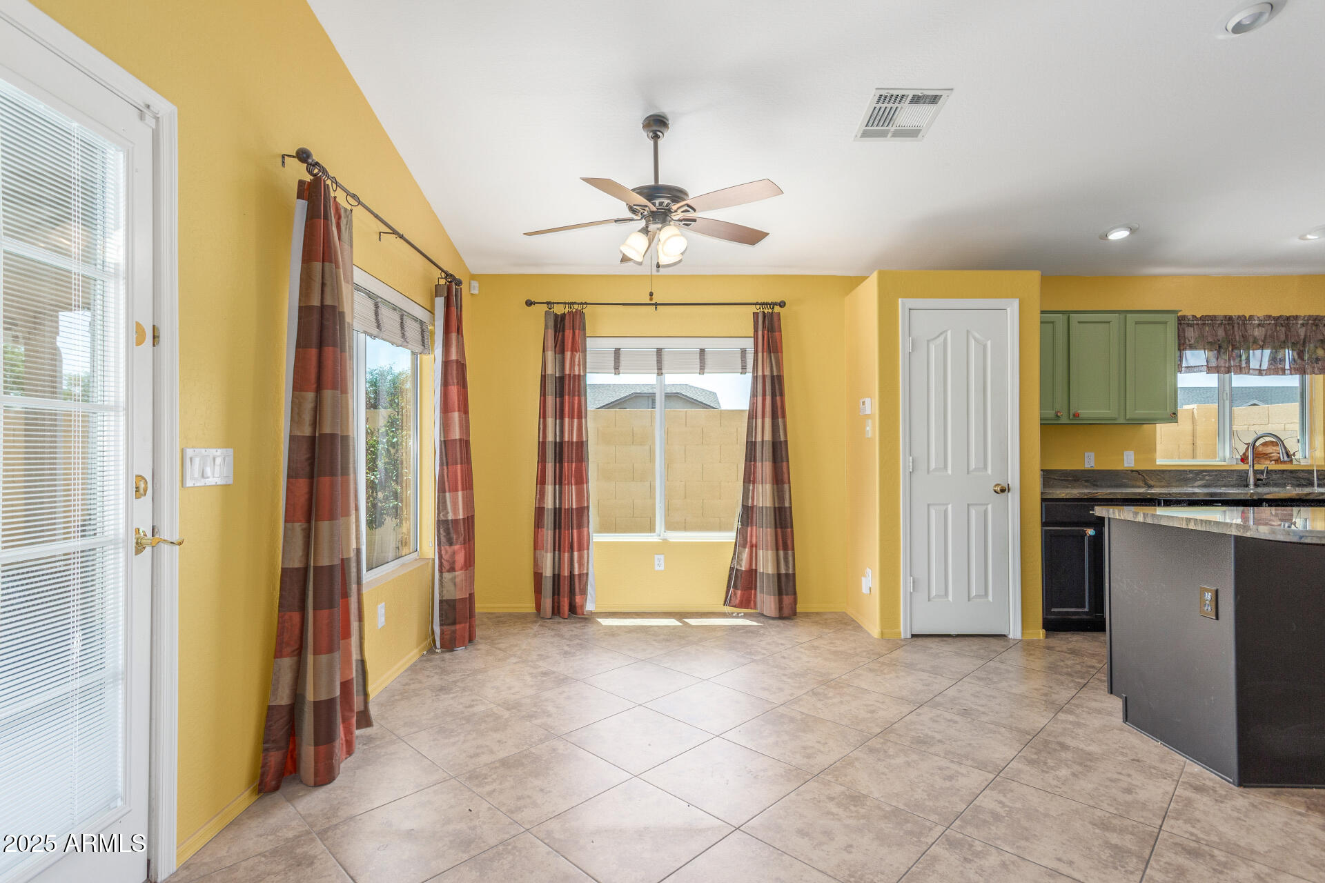 4307 E SHETLAND Drive