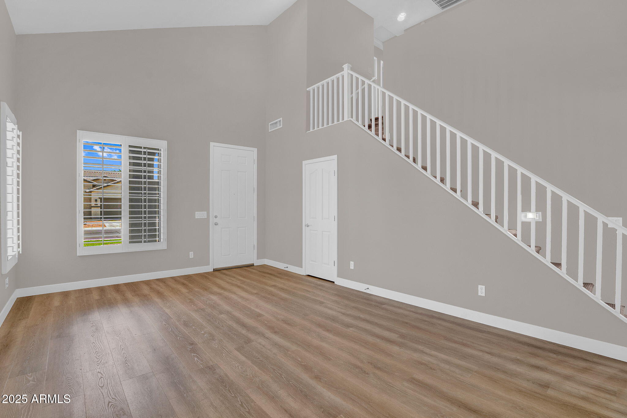 3376 E LAFAYETTE Avenue