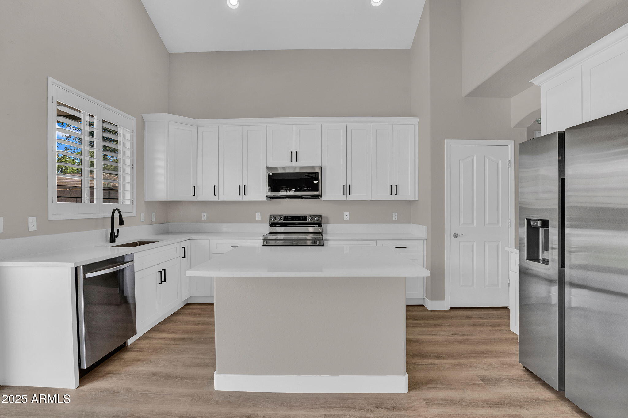 3376 E LAFAYETTE Avenue