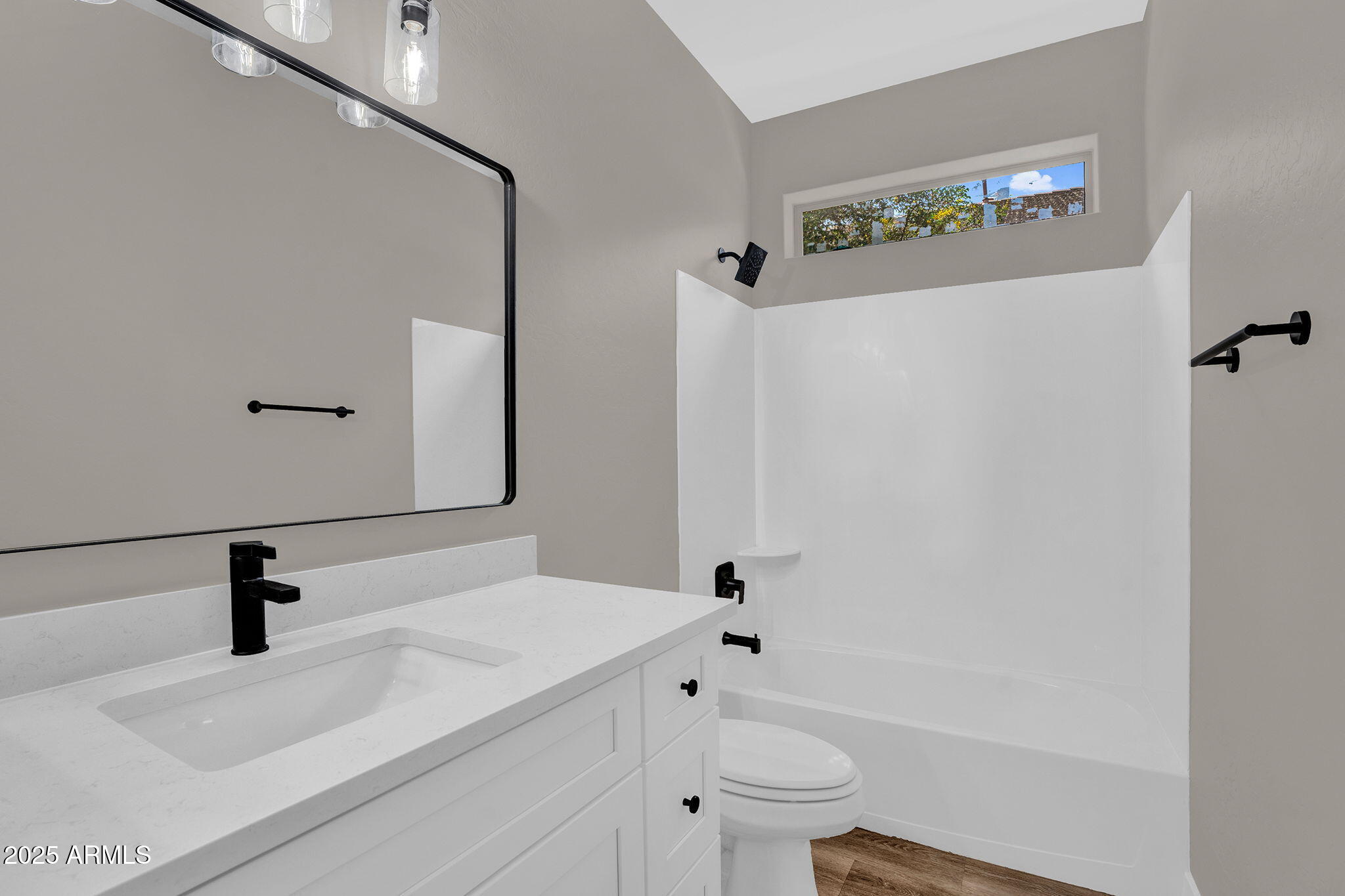 3376 E LAFAYETTE Avenue