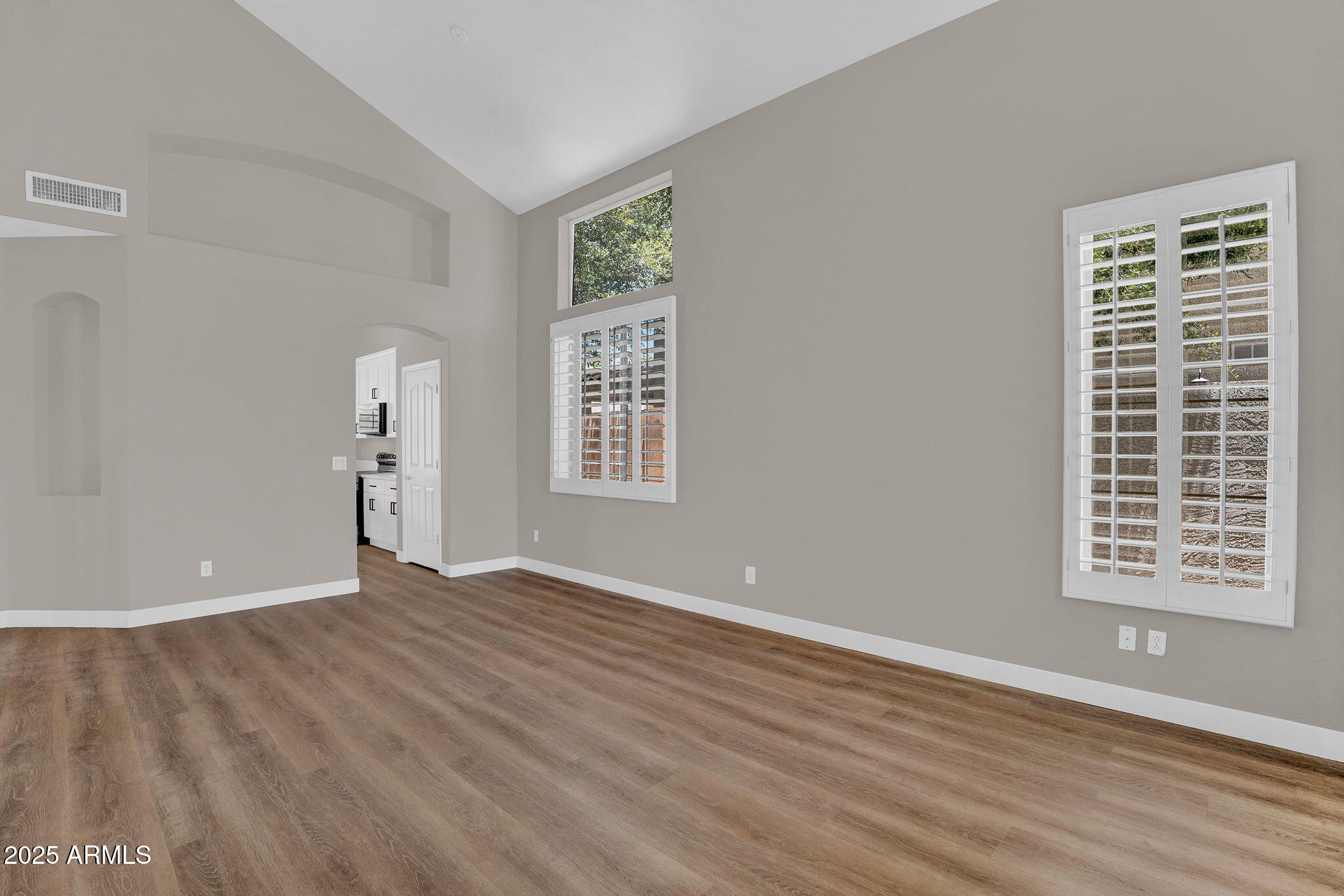 3376 E LAFAYETTE Avenue