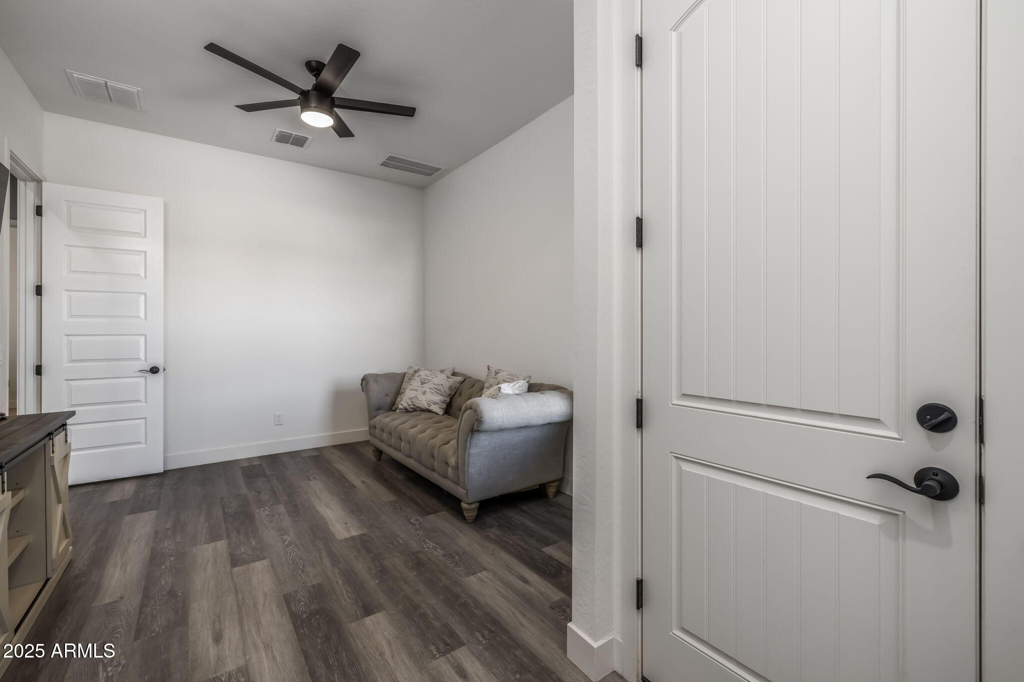 10709 E THORNTON Avenue