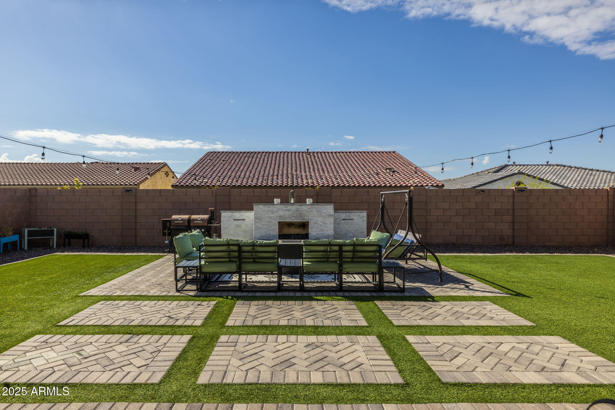 10709 E THORNTON Avenue