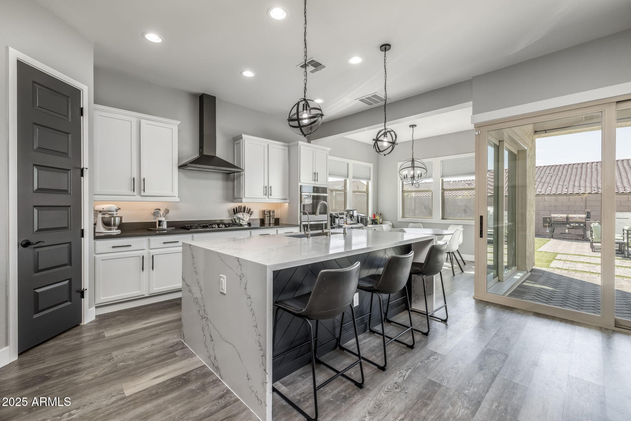 10709 E THORNTON Avenue