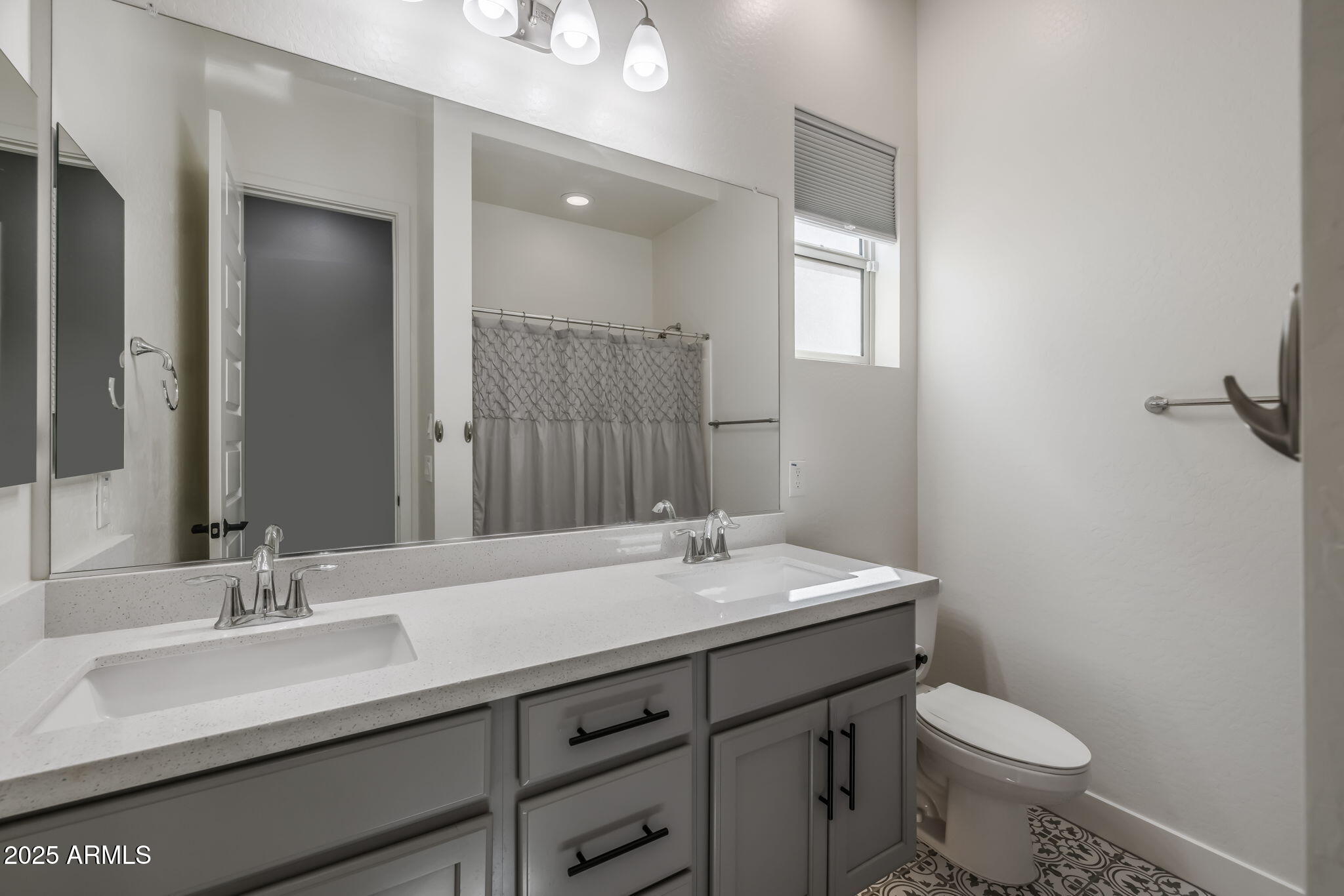 10709 E THORNTON Avenue