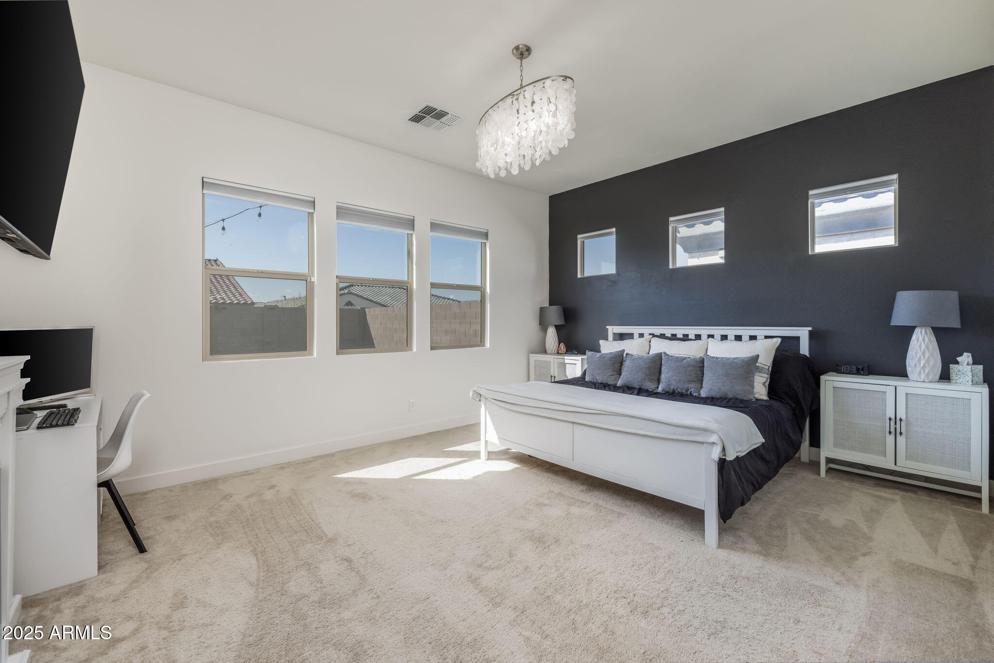 10709 E THORNTON Avenue