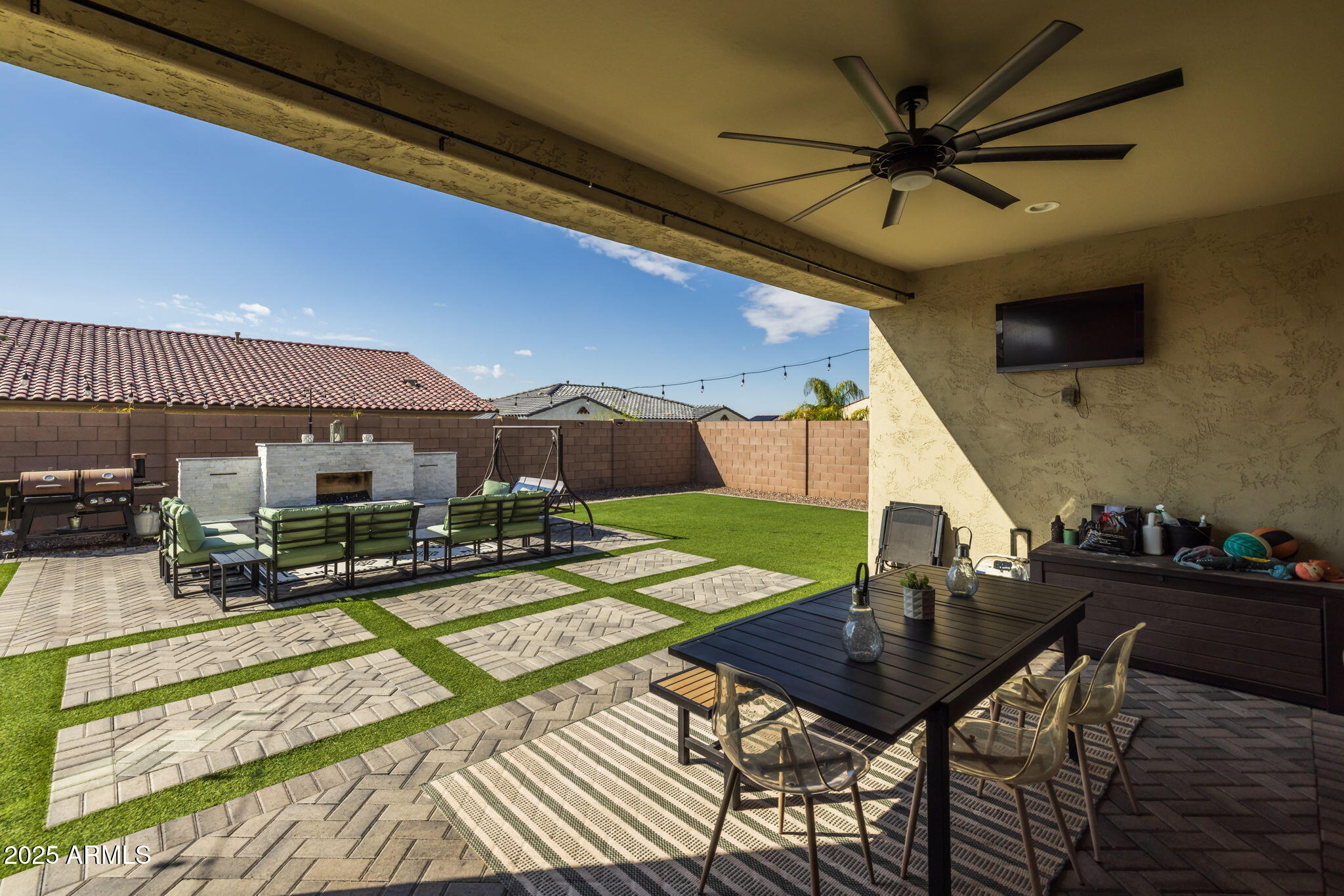 10709 E THORNTON Avenue