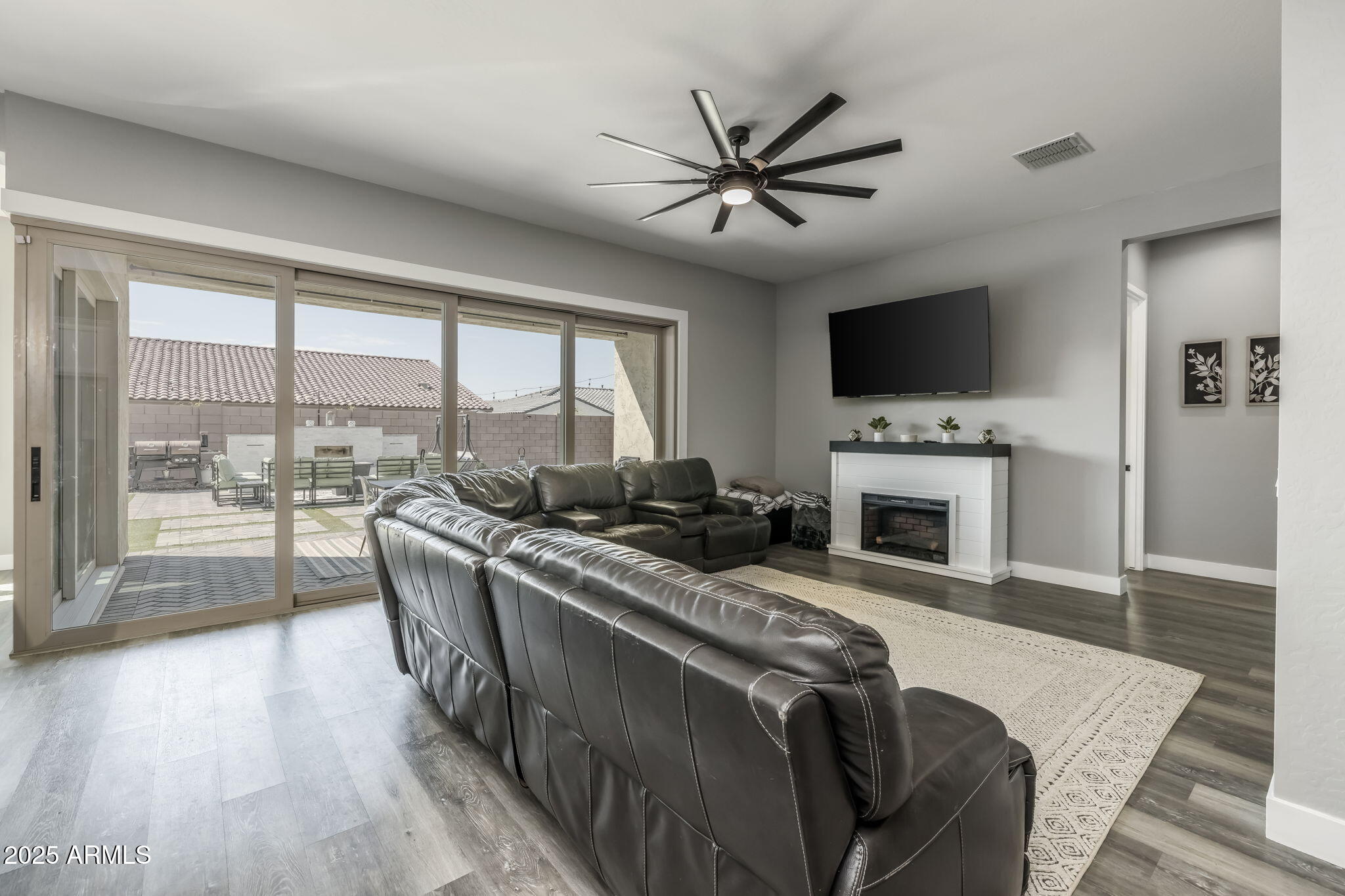 10709 E THORNTON Avenue