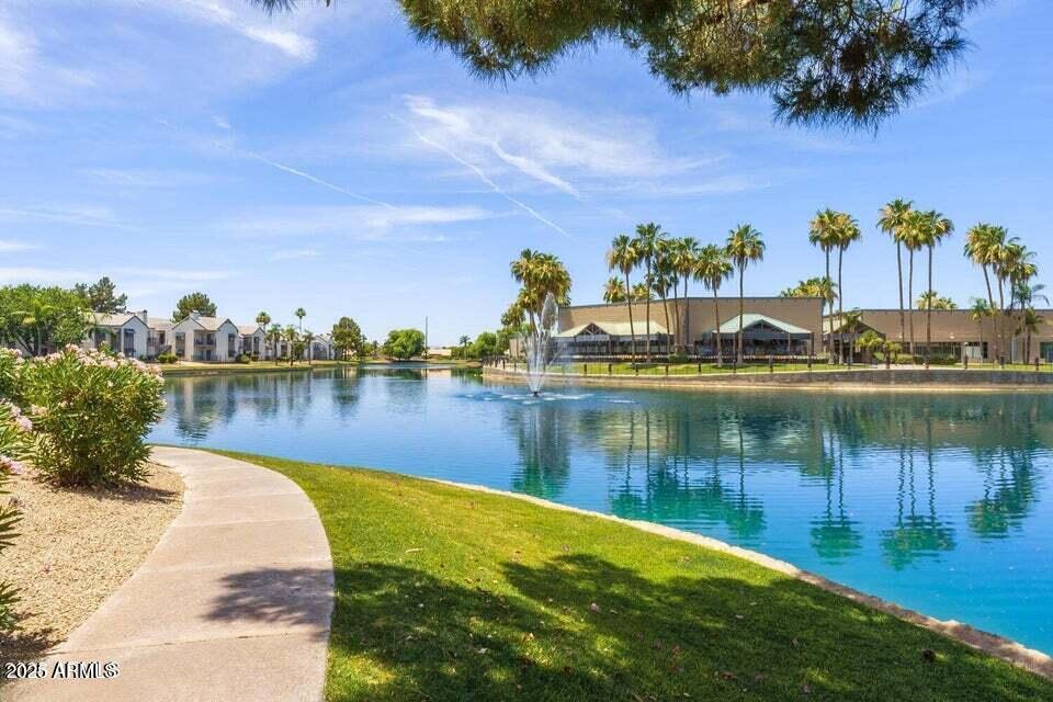 1825 W RAY Road, 2082