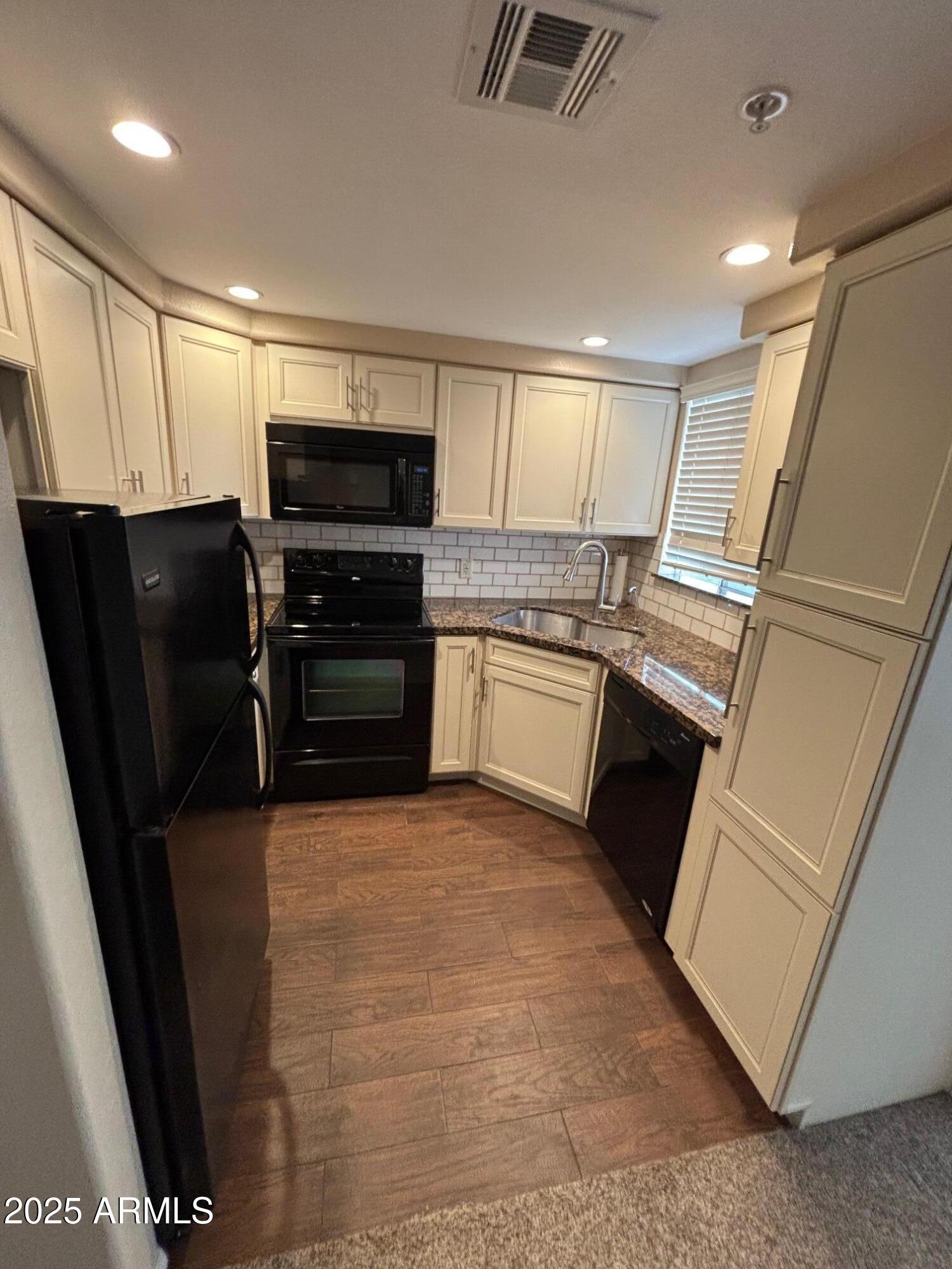 1825 W RAY Road, 2082