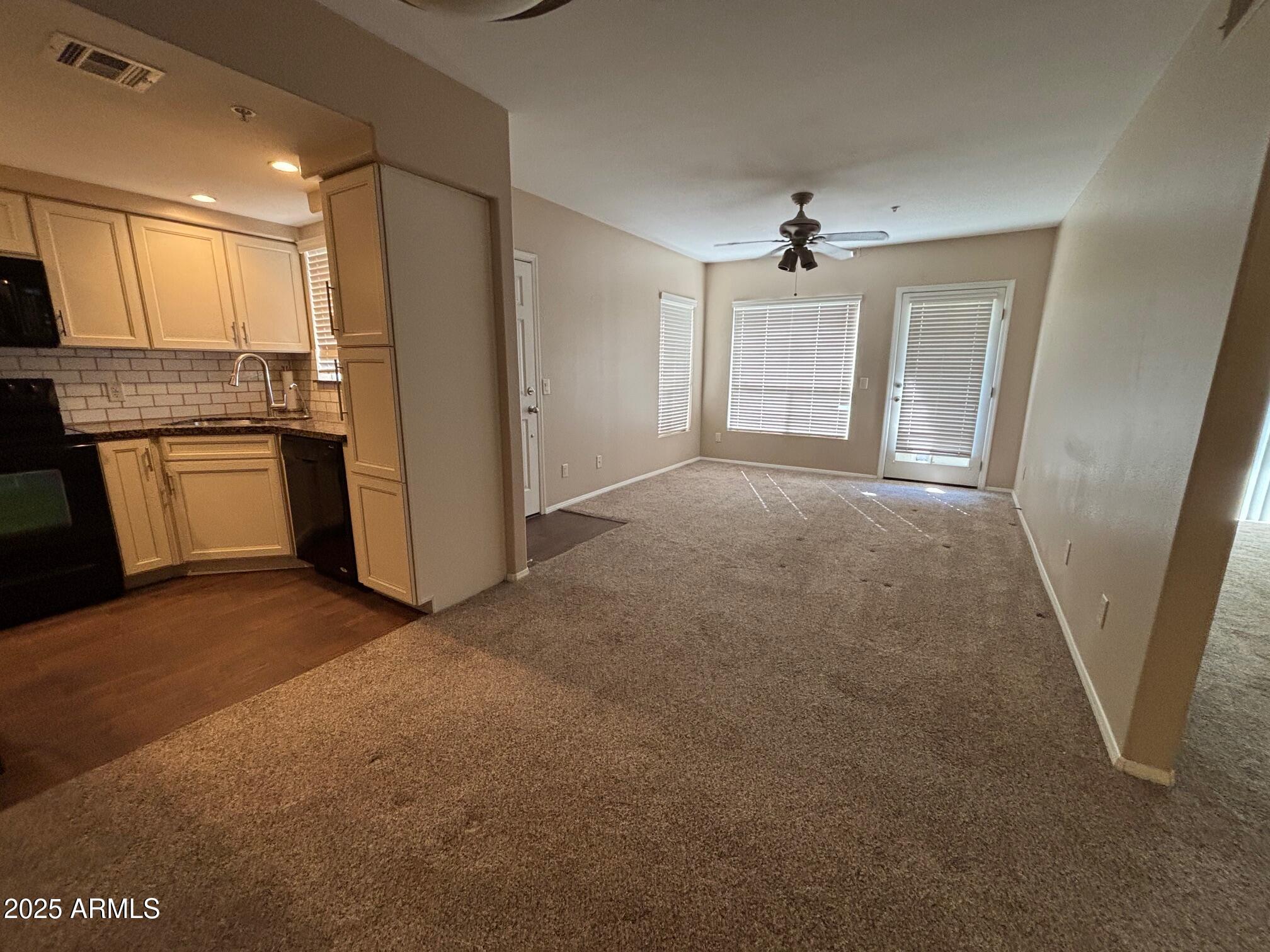 1825 W RAY Road, 2082