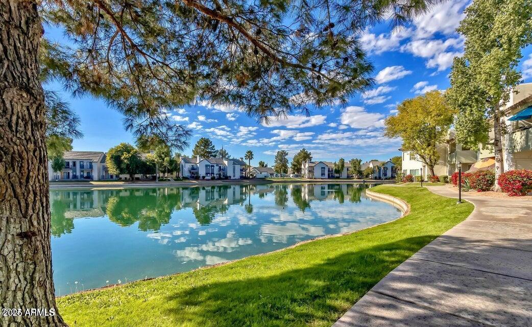 1825 W RAY Road, 2082