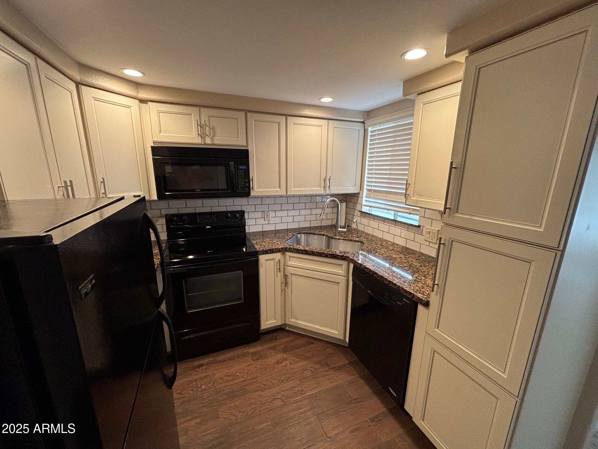 1825 W RAY Road, 2082