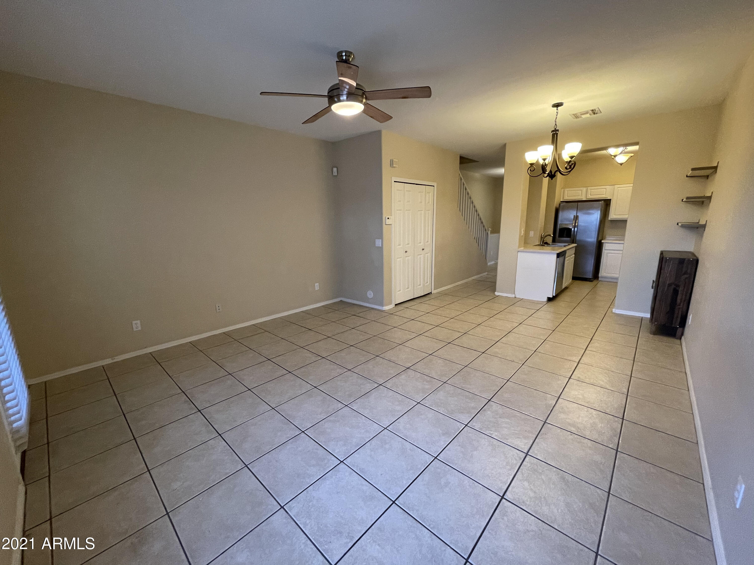 1961 N HARTFORD Street, 1114