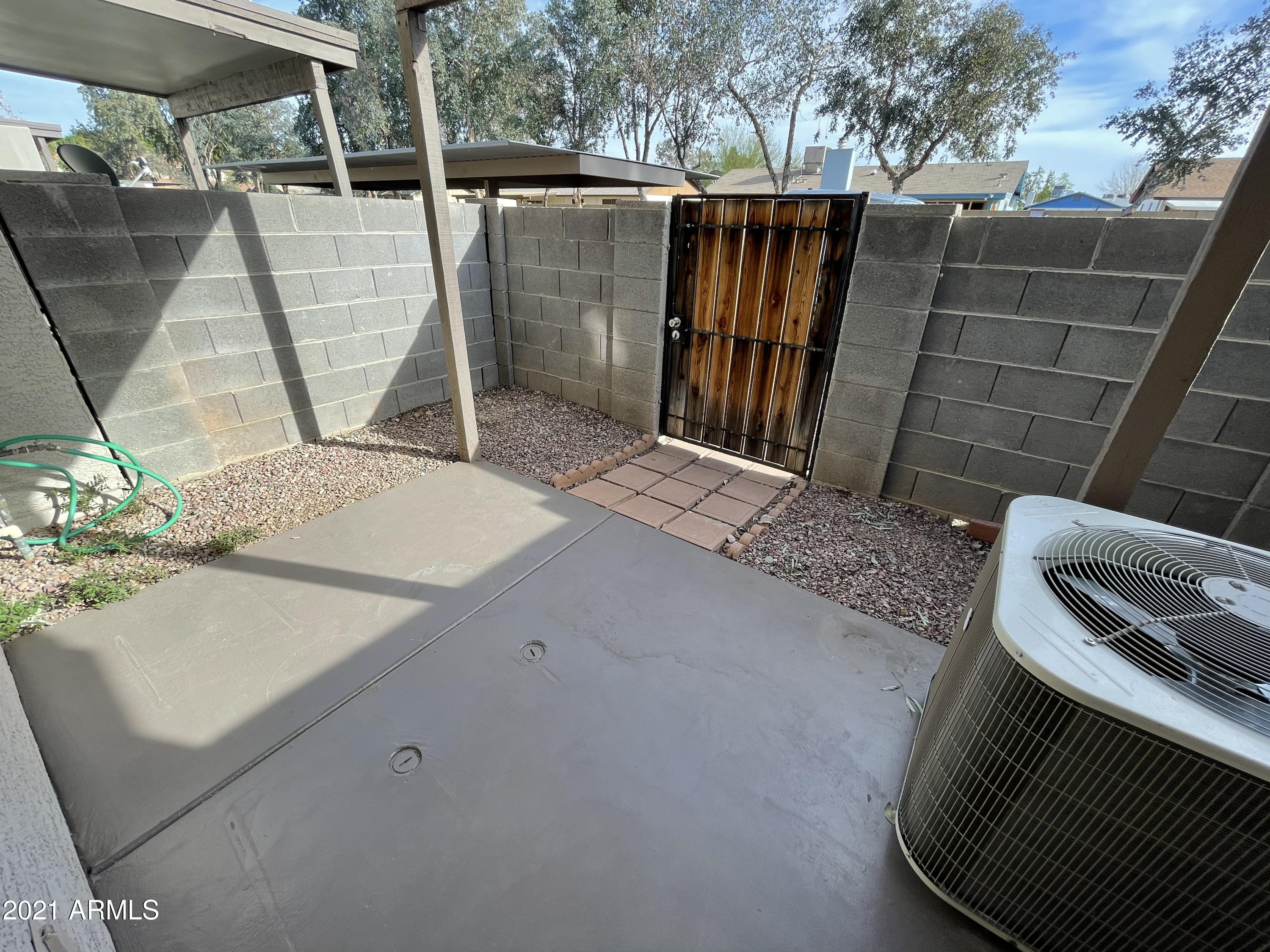 1961 N HARTFORD Street, 1114