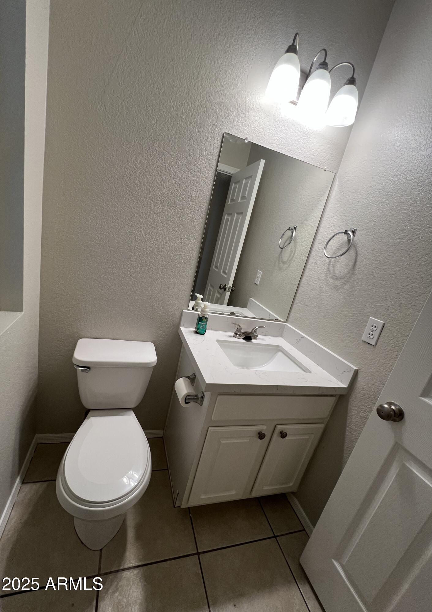 1961 N HARTFORD Street, 1114