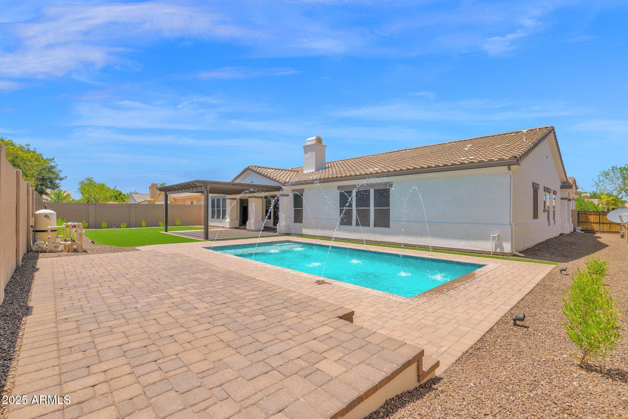 20115 E SONOQUI Boulevard E