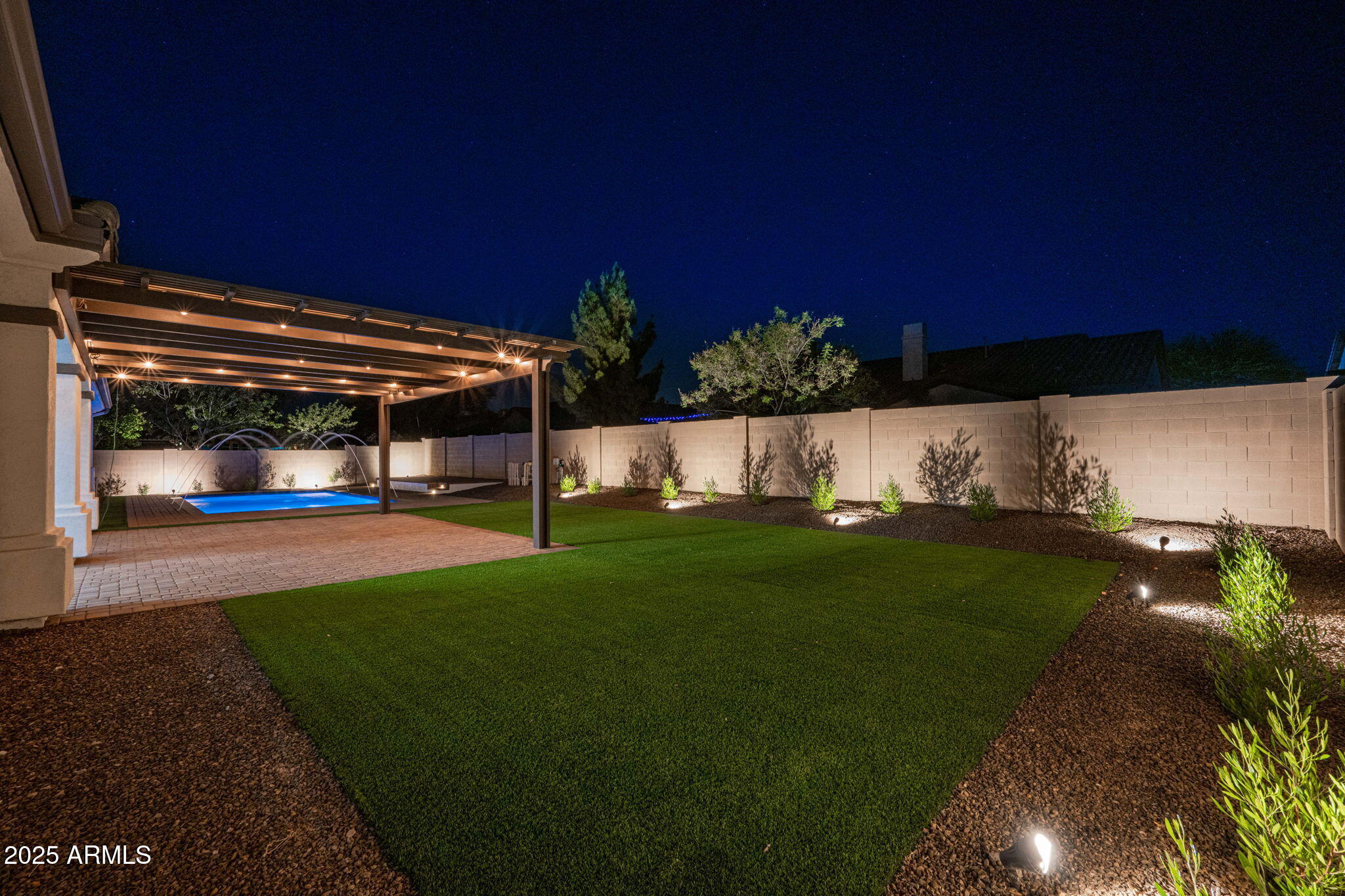 20115 E SONOQUI Boulevard E